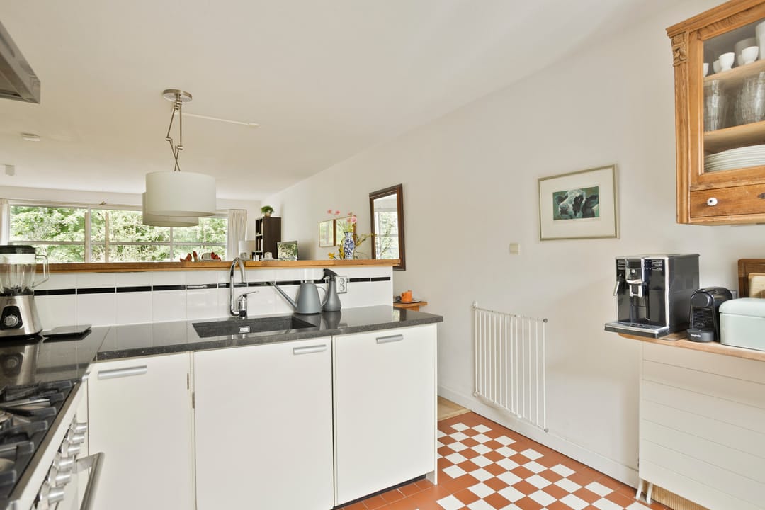 Spacious Sustainable Family Home with Carport in Buiksloterham — 26
