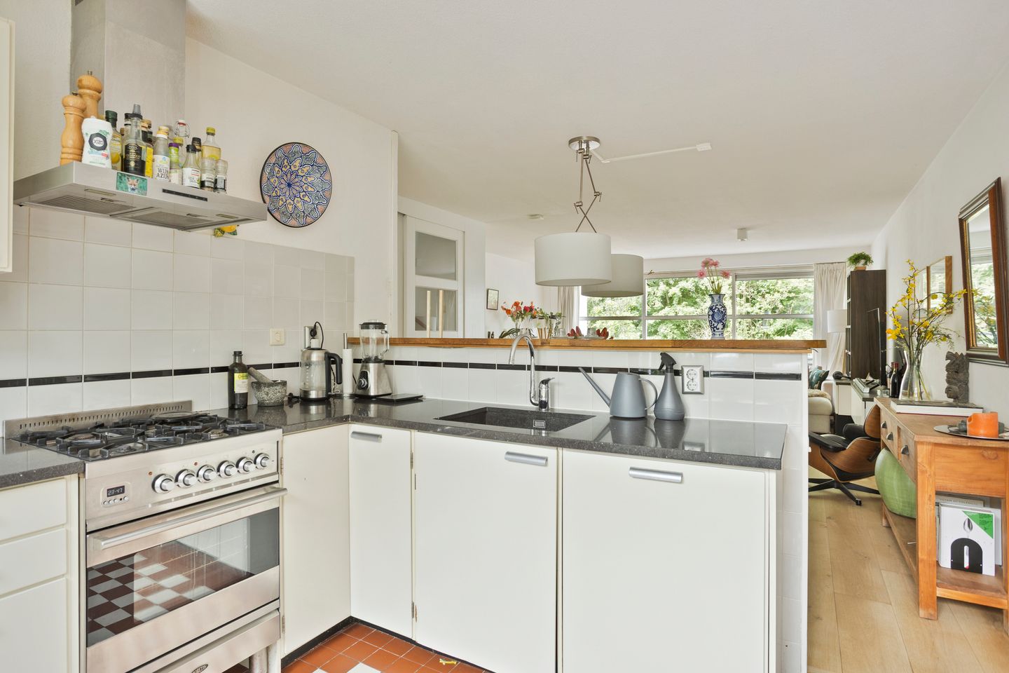 Spacious Sustainable Family Home with Carport in Buiksloterham — 25