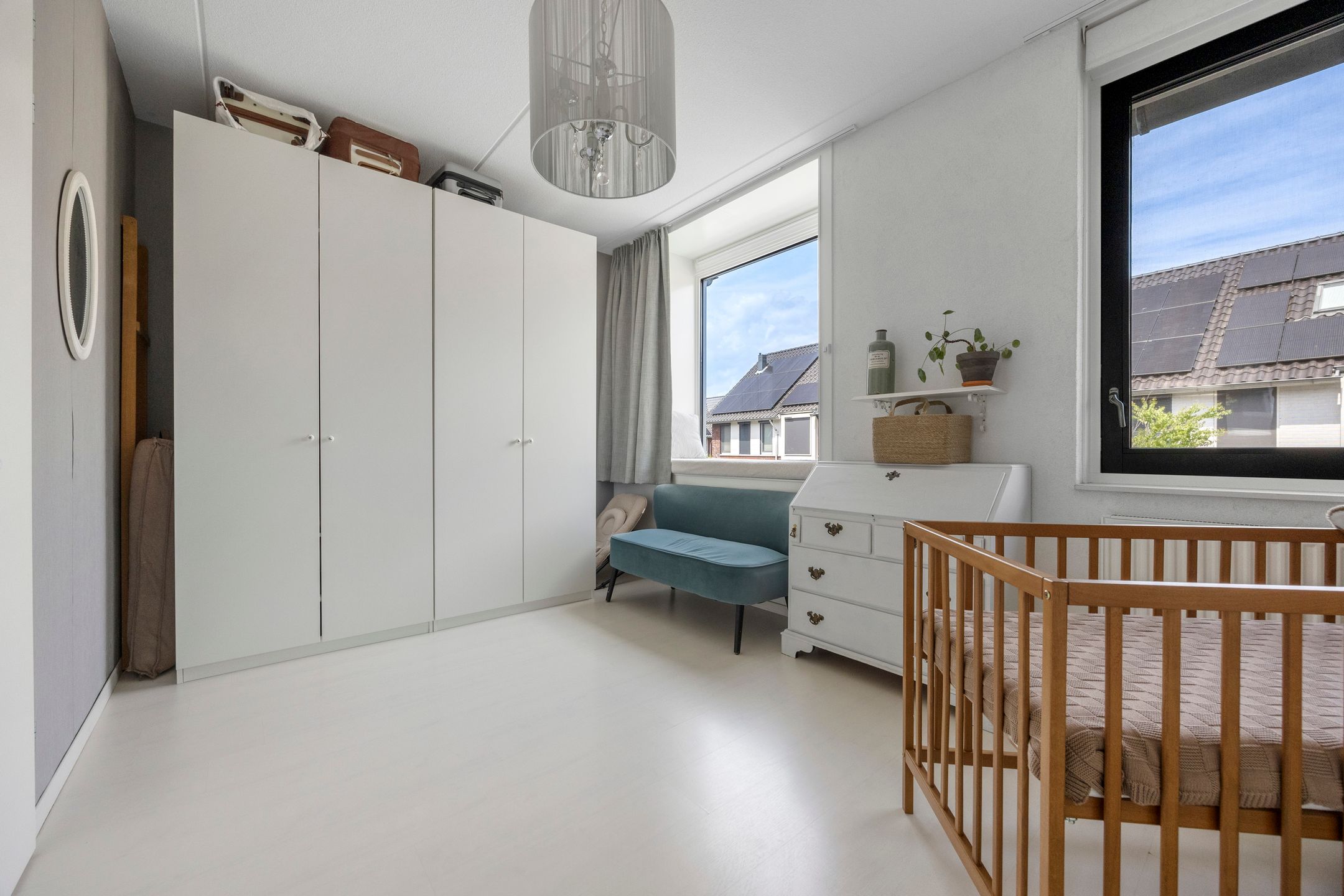 Move-In Ready Extended Terraced Home with Sunny Southwest Garden in Loovelden — 18