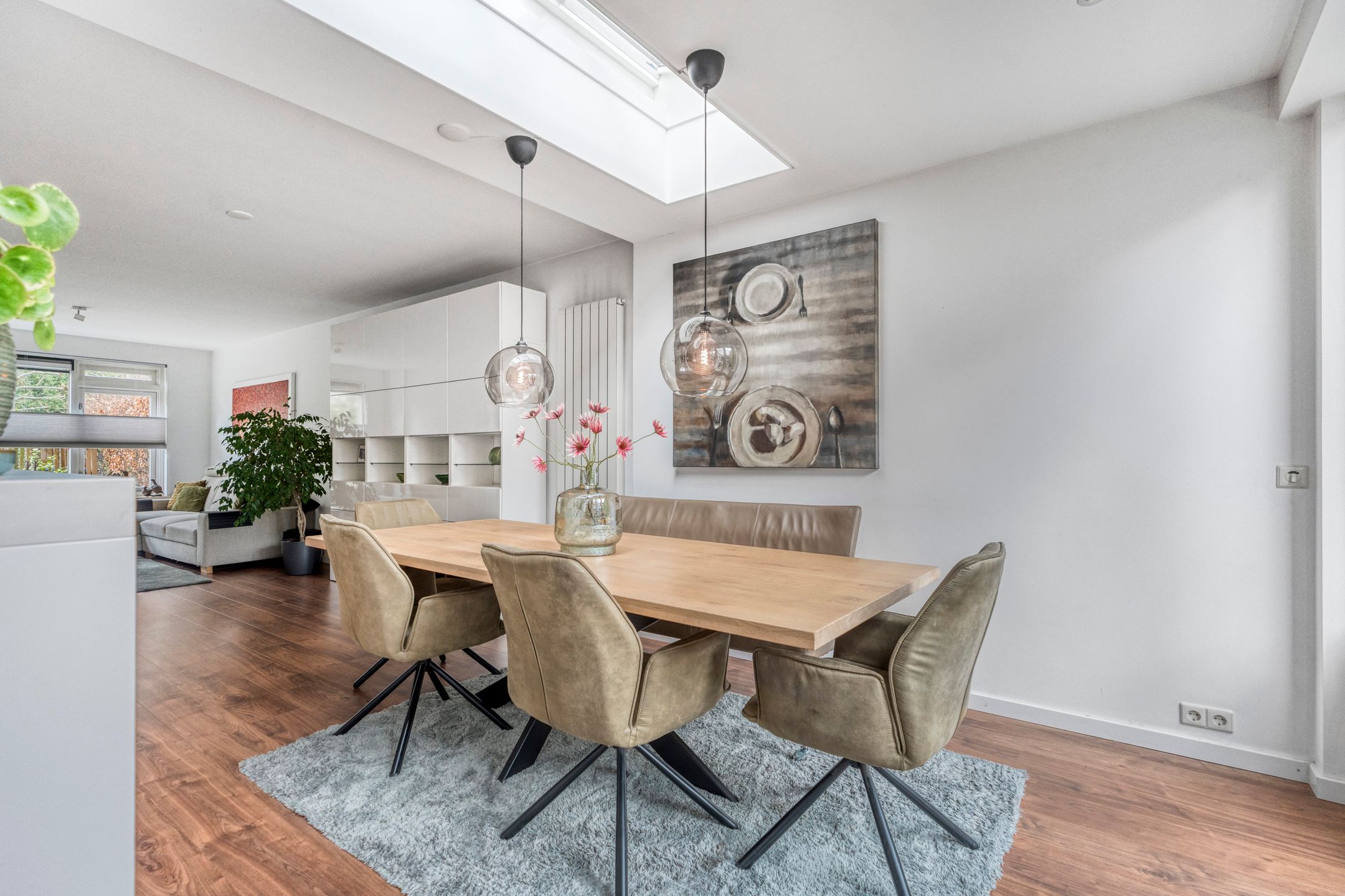 Spacious Extended Family Home with Five Bedrooms and Sunny Southeast-Facing Garden — 15
