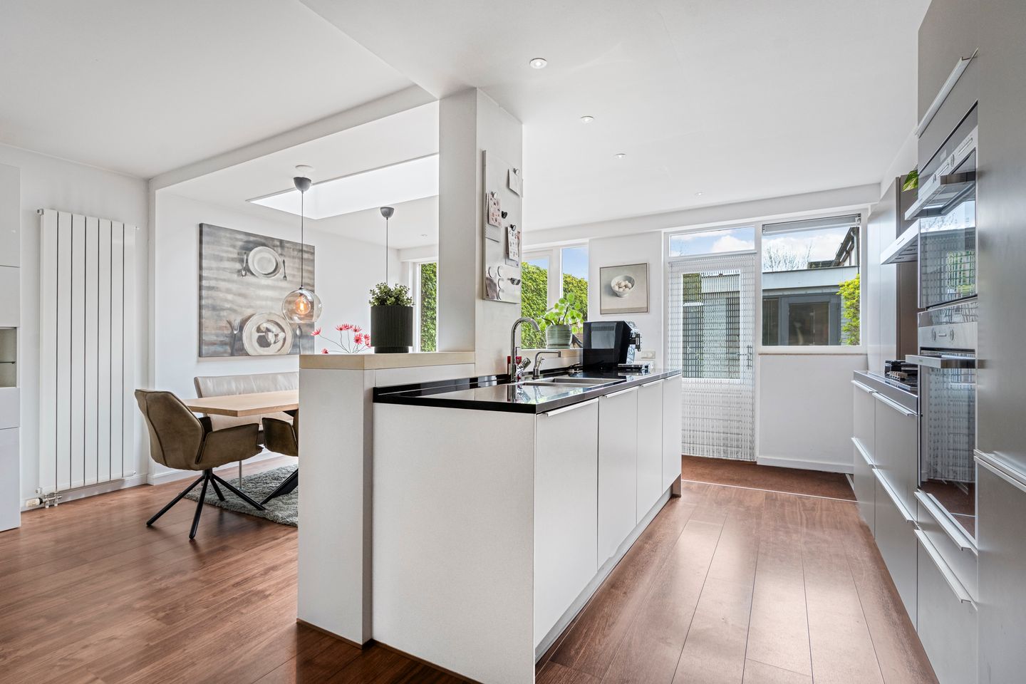 Spacious Extended Family Home with Five Bedrooms and Sunny Southeast-Facing Garden — 19