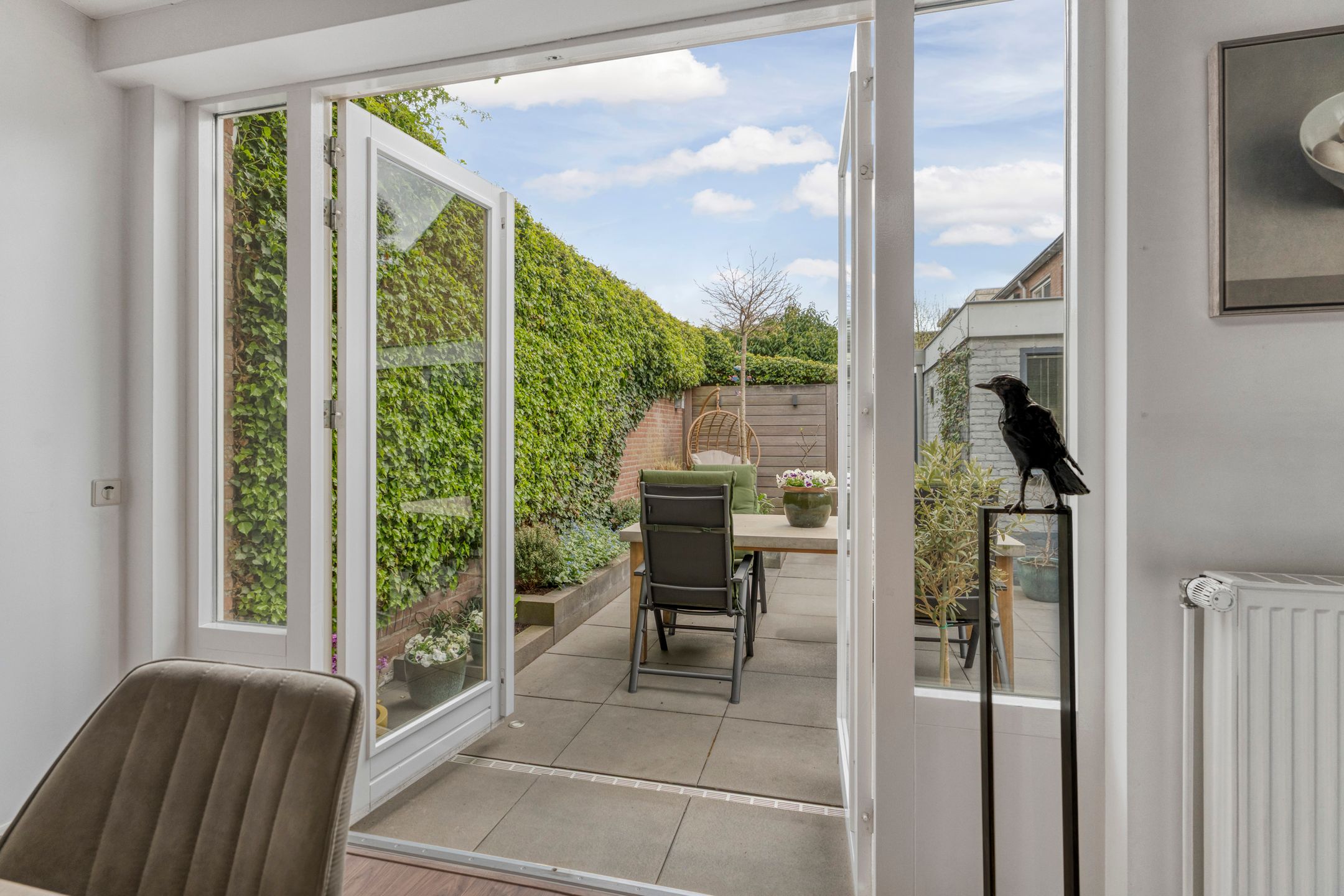 Spacious Extended Family Home with Five Bedrooms and Sunny Southeast-Facing Garden — 18