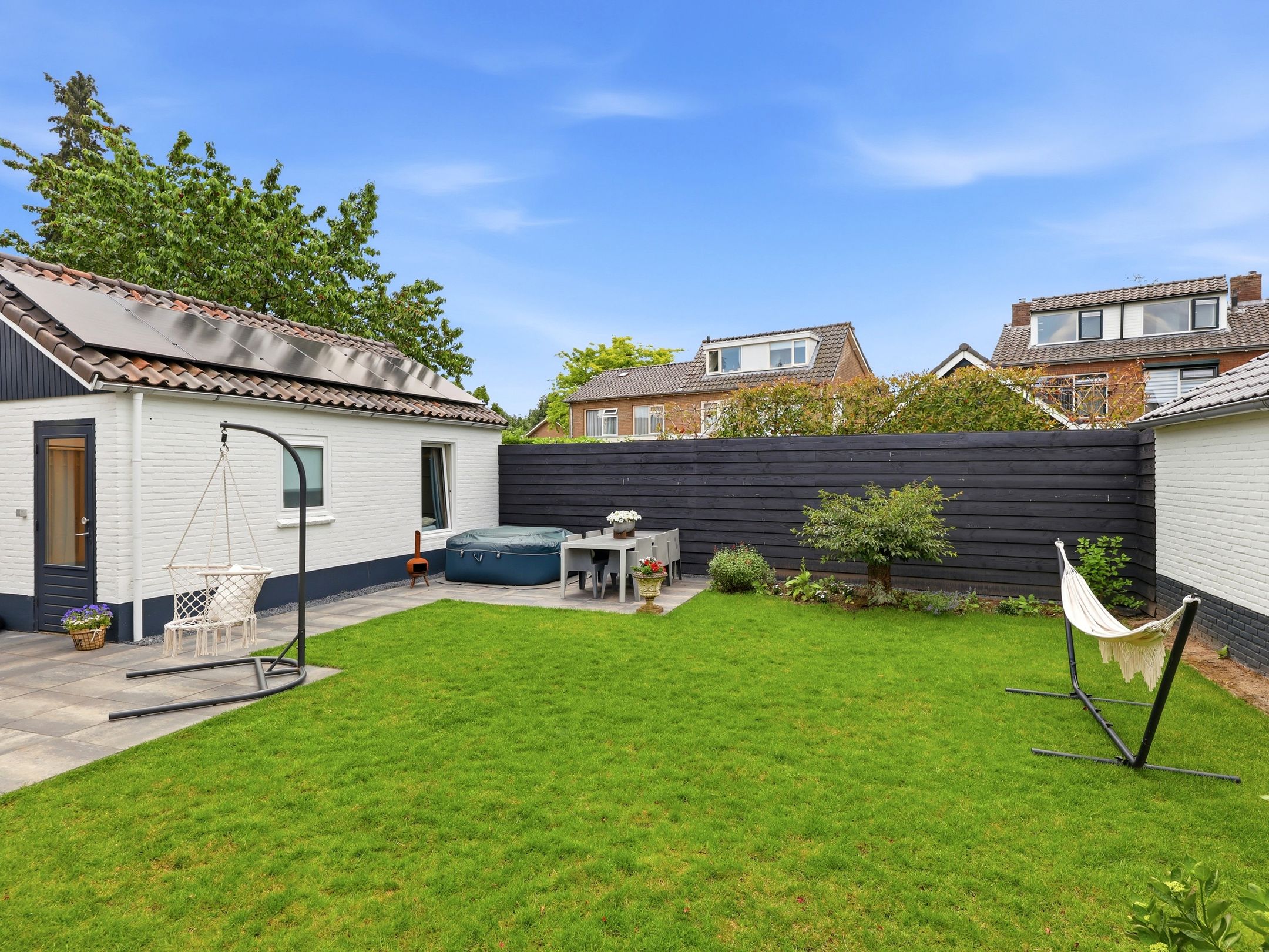 Elegant Fully Renovated Four Bedroom Detached Home in Warnsveld — 33