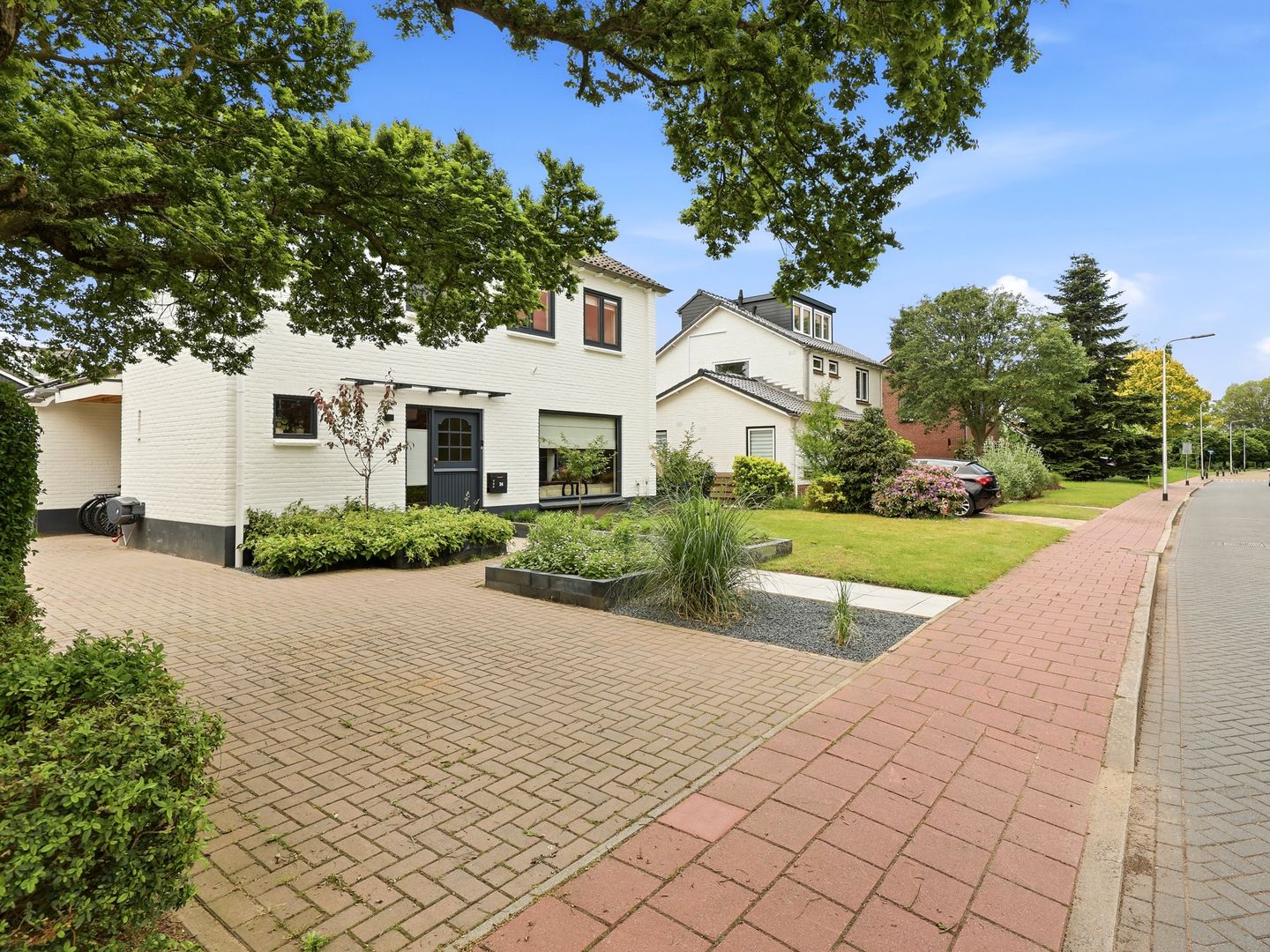 Elegant Fully Renovated Four Bedroom Detached Home in Warnsveld — 50