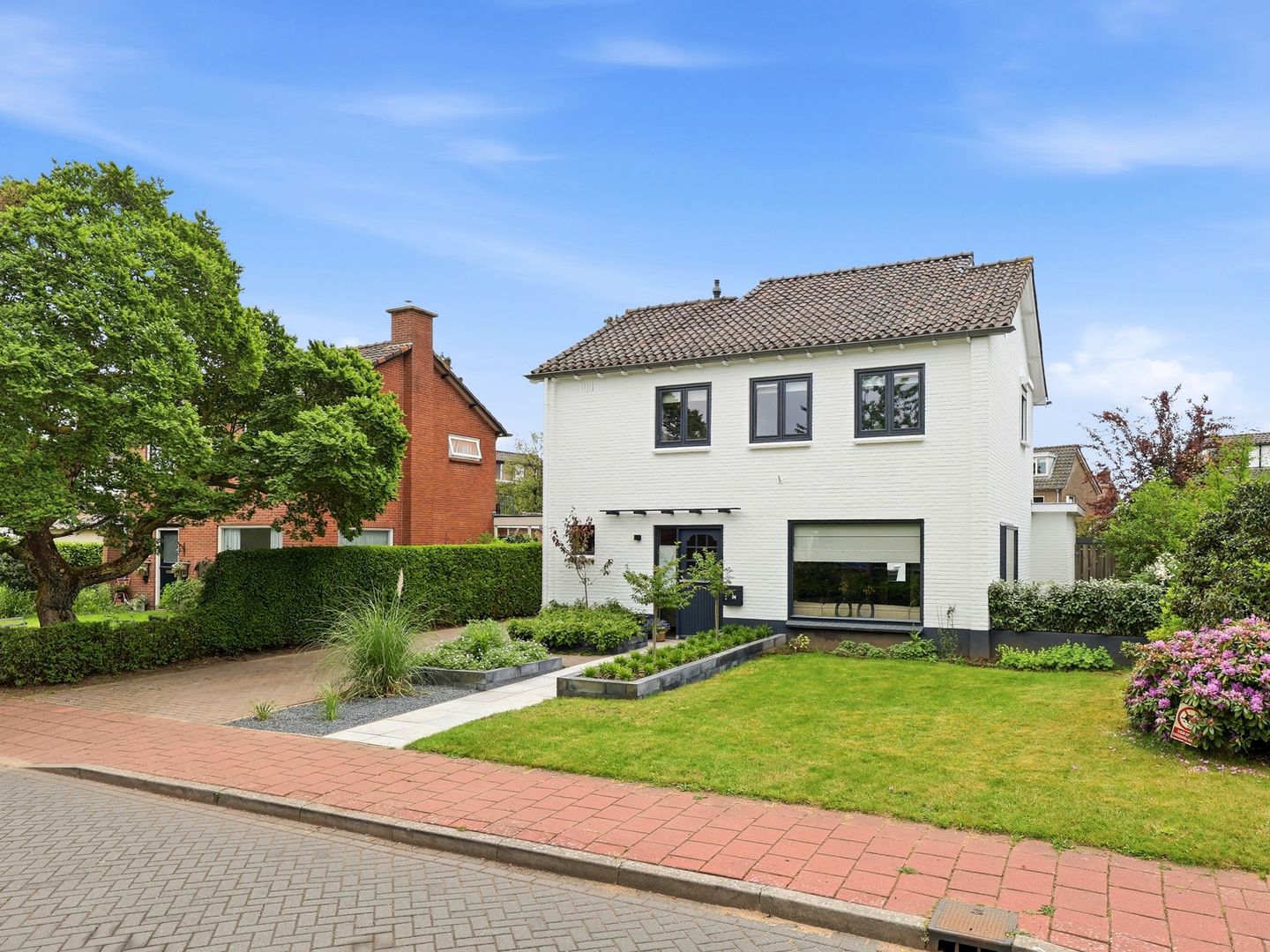 Elegant Fully Renovated Four Bedroom Detached Home in Warnsveld — 49