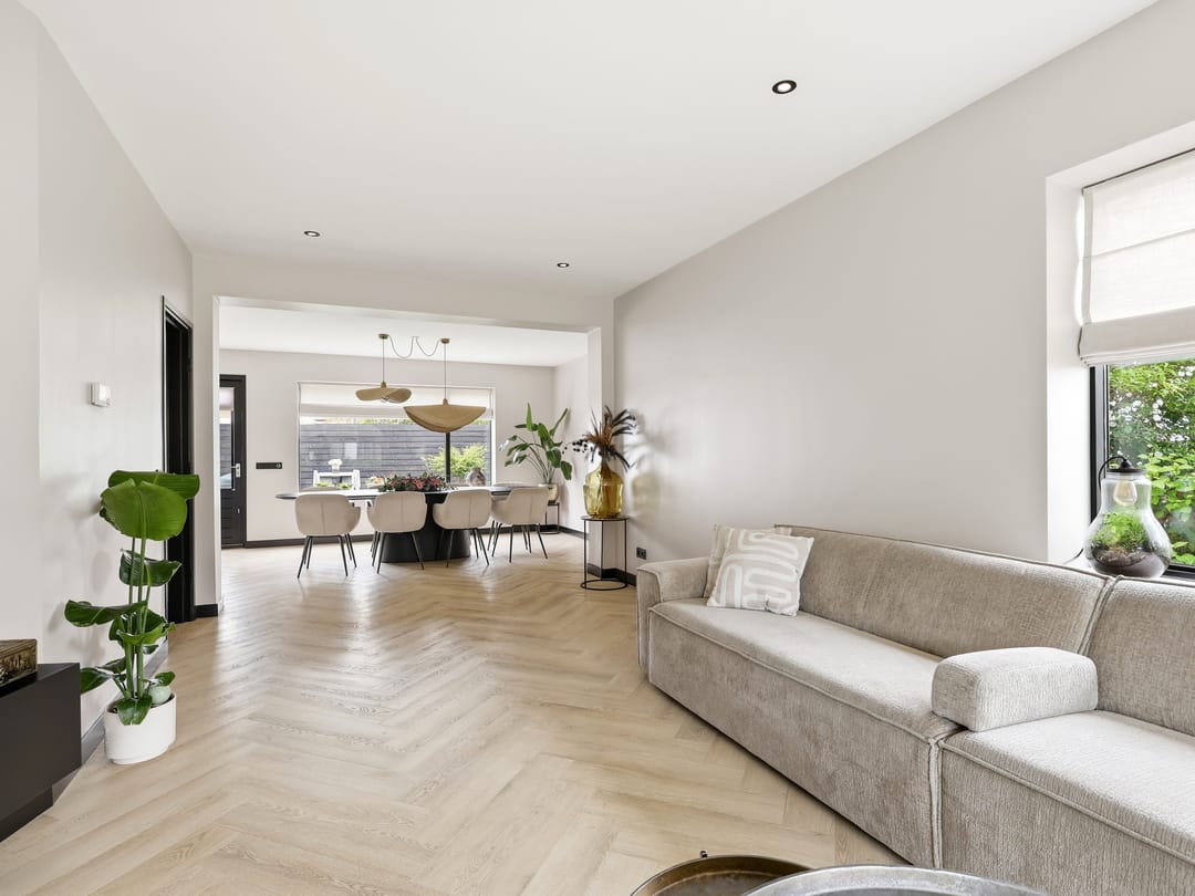 Elegant Fully Renovated Four Bedroom Detached Home in Warnsveld — 8