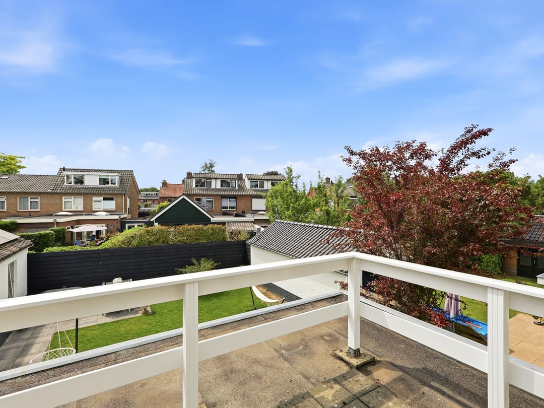 Elegant Fully Renovated Four Bedroom Detached Home in Warnsveld — 23