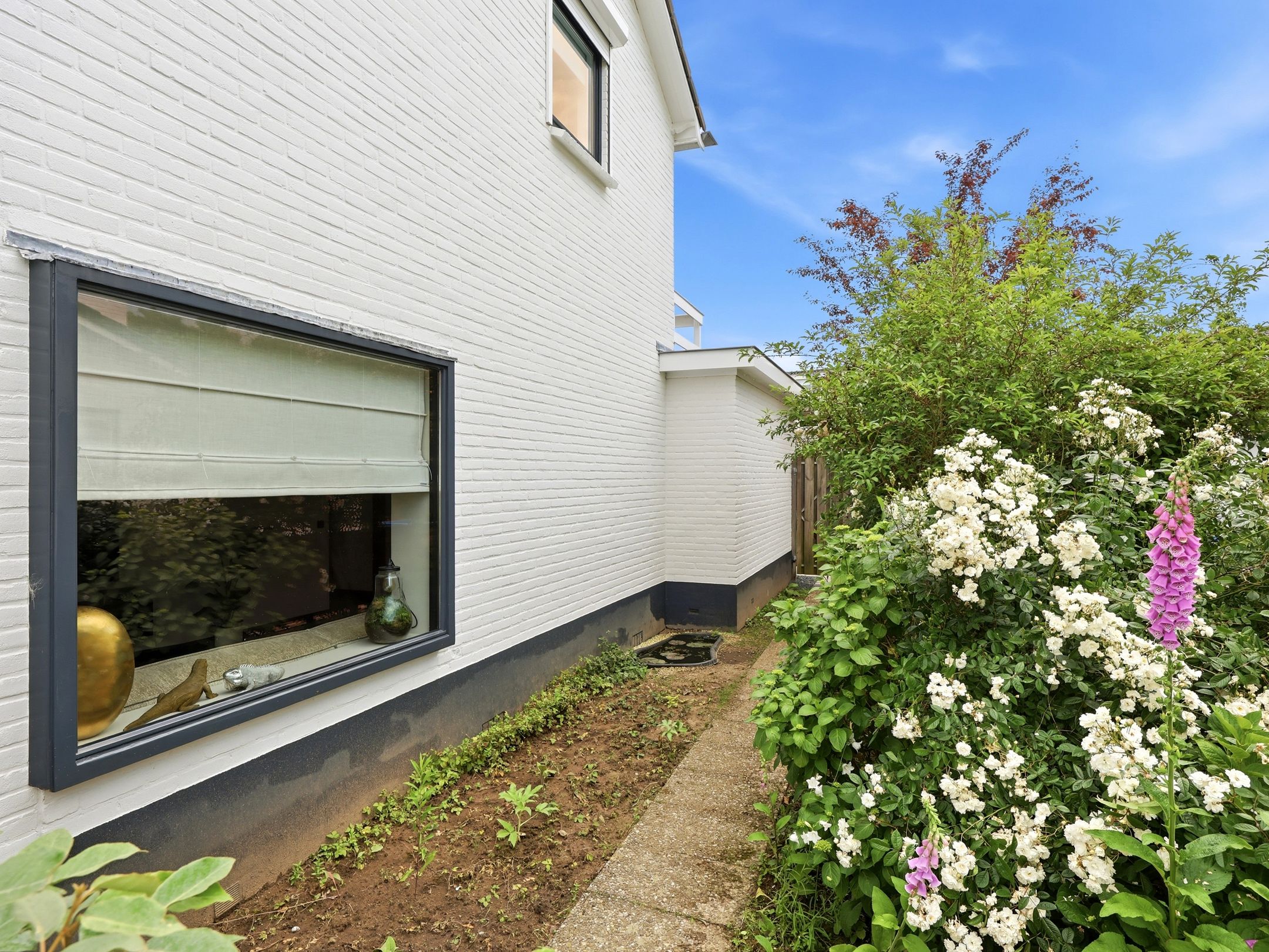 Elegant Fully Renovated Four Bedroom Detached Home in Warnsveld — 45