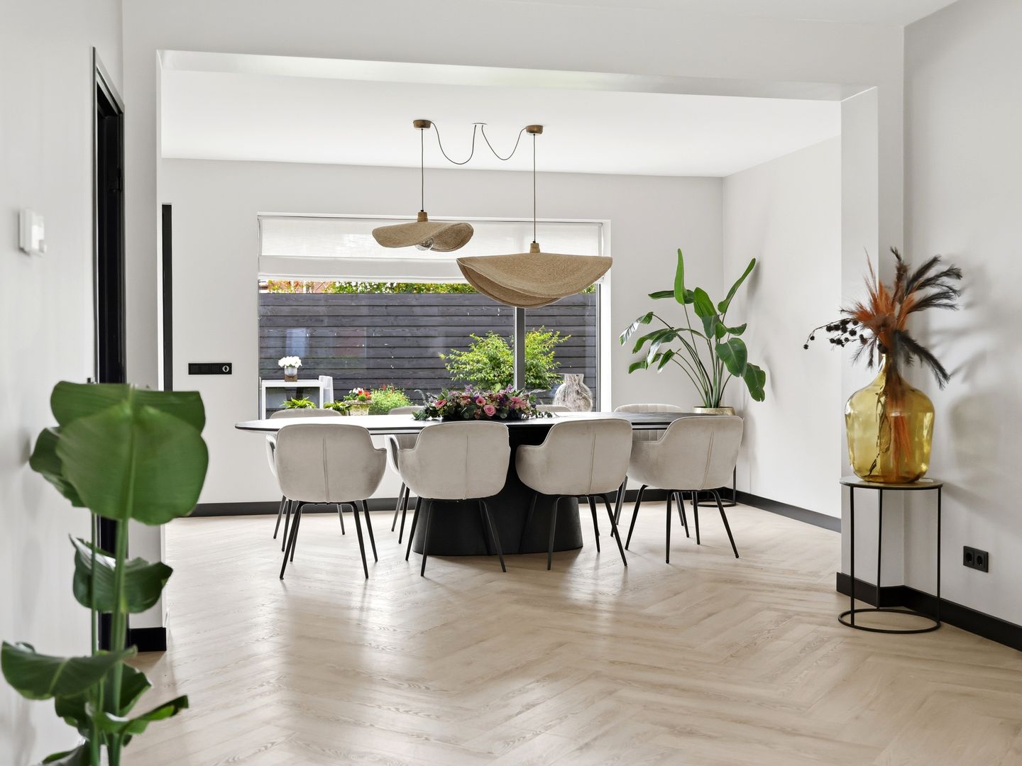 Elegant Fully Renovated Four Bedroom Detached Home in Warnsveld — 10