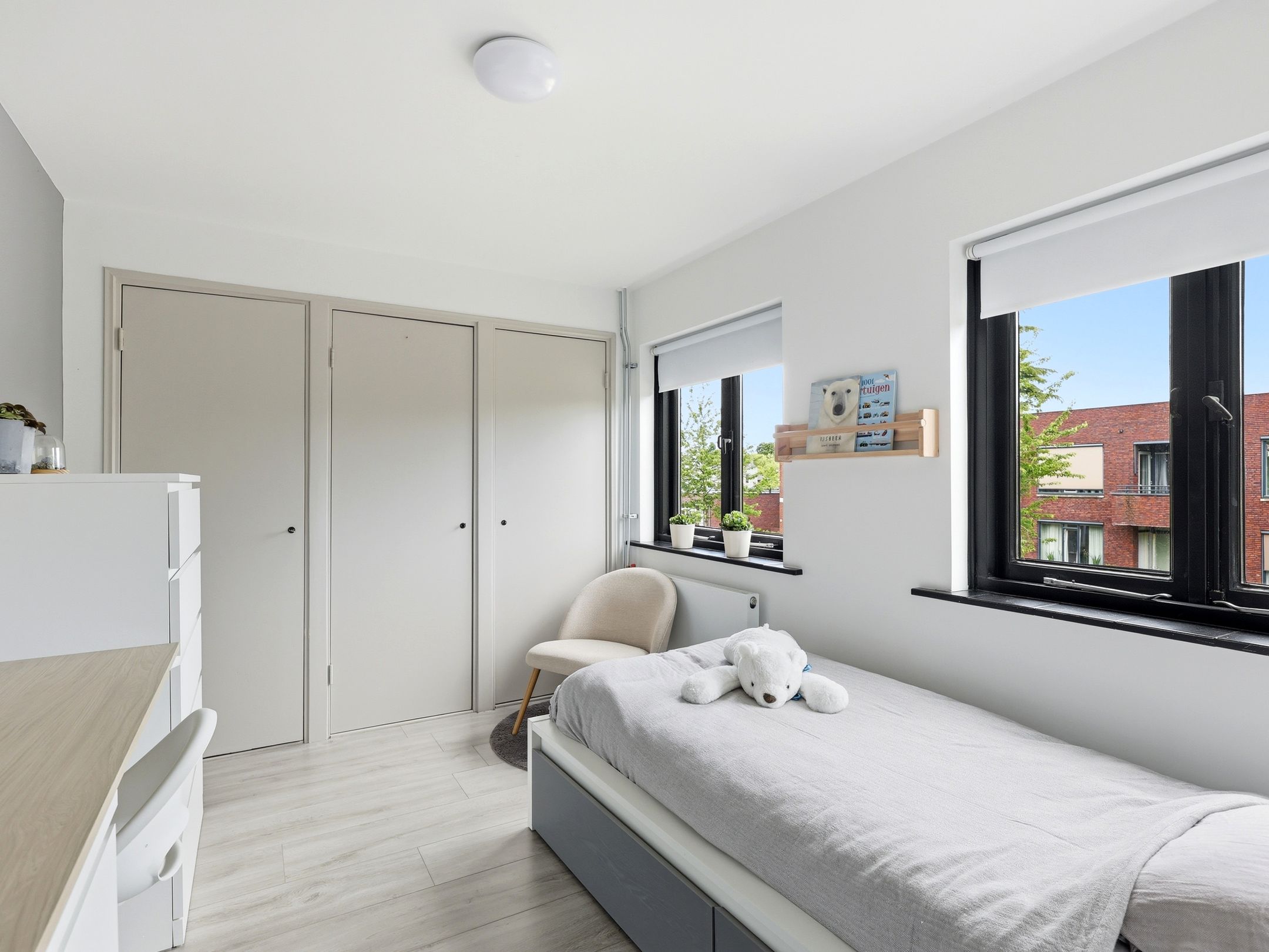 Elegant Fully Renovated Four Bedroom Detached Home in Warnsveld — 27