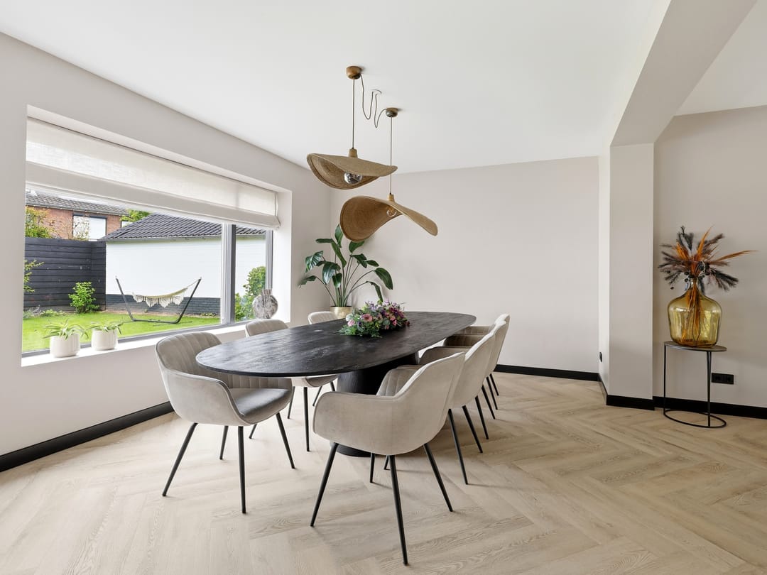 Elegant Fully Renovated Four Bedroom Detached Home in Warnsveld — 11