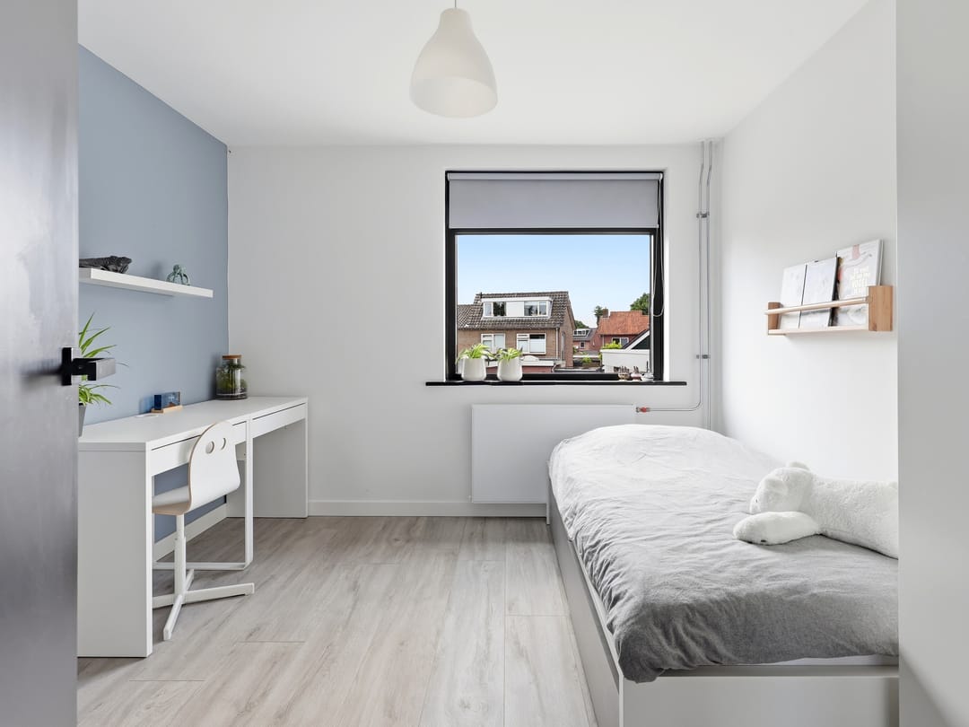 Elegant Fully Renovated Four Bedroom Detached Home in Warnsveld — 28