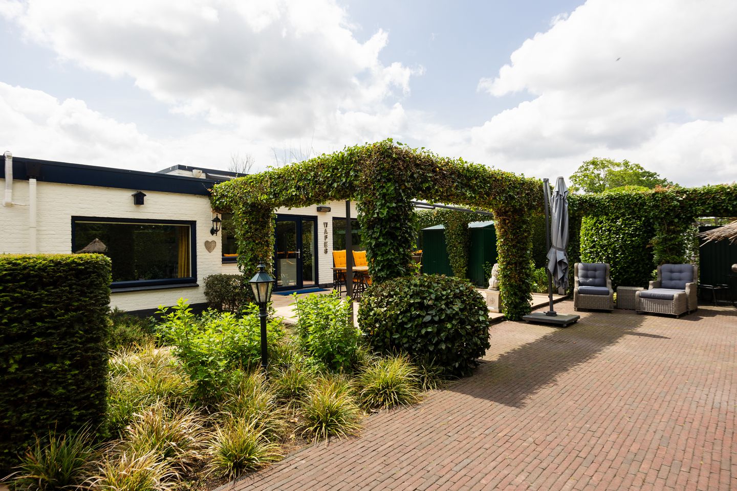 Spacious Single-Floor Bungalow with Large Garden in Green Leusden Location — 35
