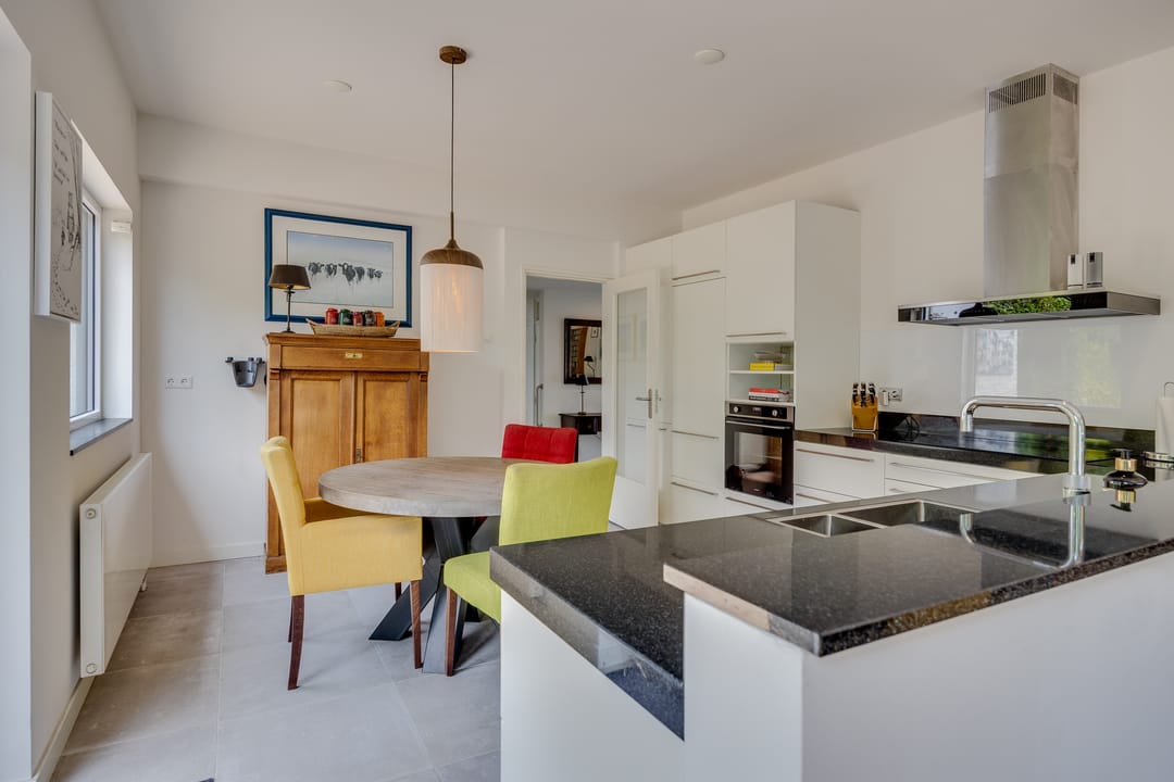 Spacious Single-Floor Bungalow with Large Garden in Green Leusden Location — 13