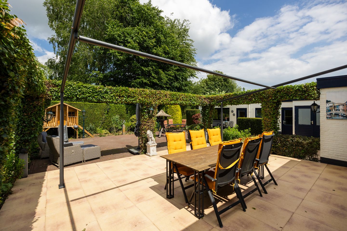 Spacious Single-Floor Bungalow with Large Garden in Green Leusden Location — 29