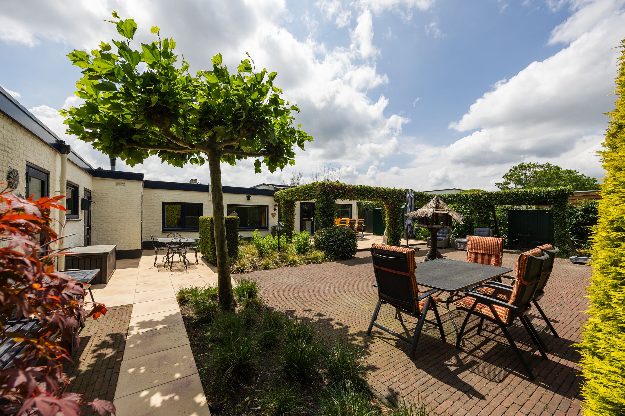Spacious Single-Floor Bungalow with Large Garden in Green Leusden Location — 33