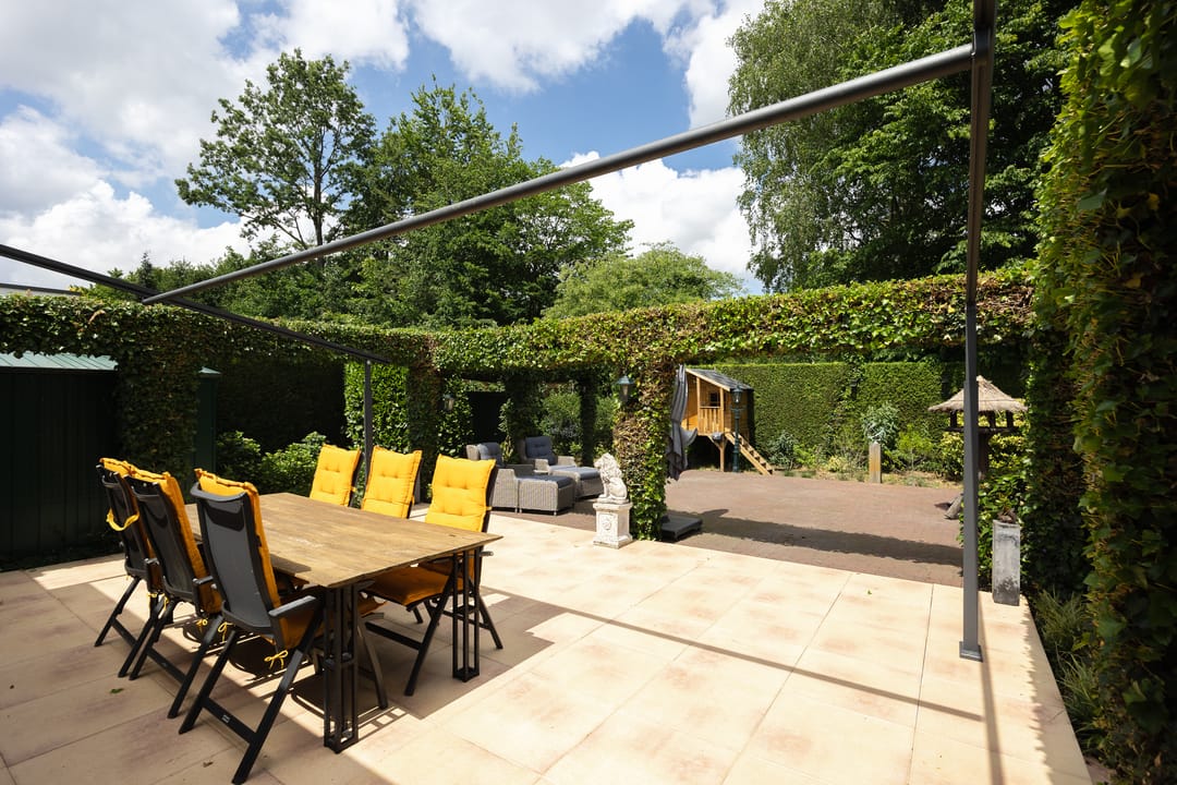 Spacious Single-Floor Bungalow with Large Garden in Green Leusden Location — 28