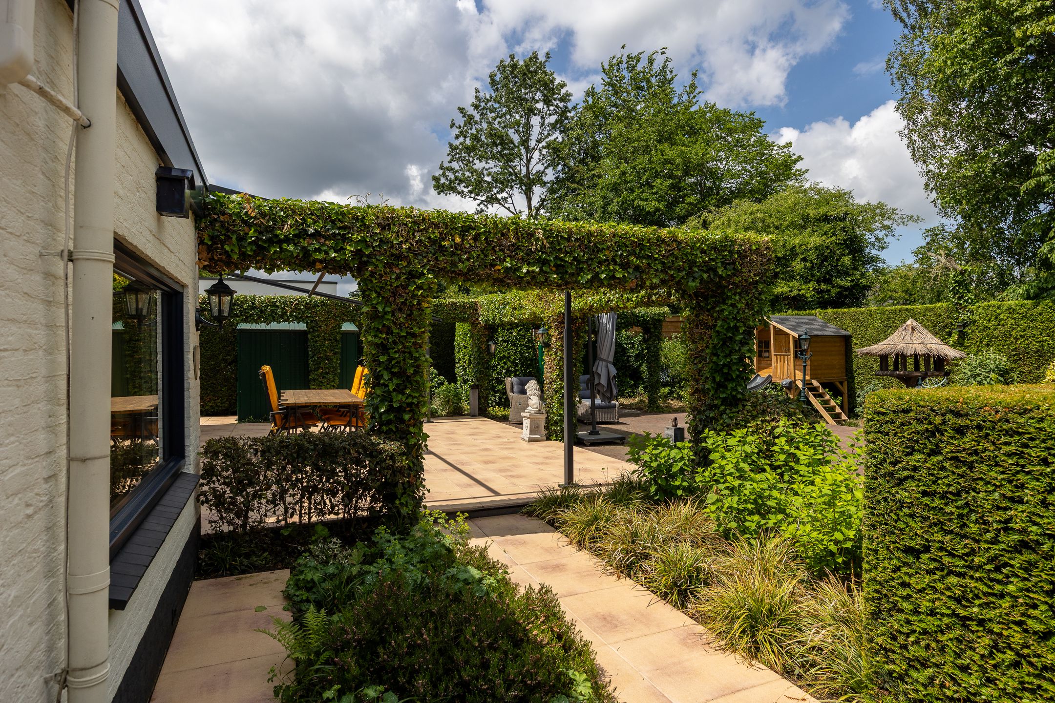 Spacious Single-Floor Bungalow with Large Garden in Green Leusden Location — 36