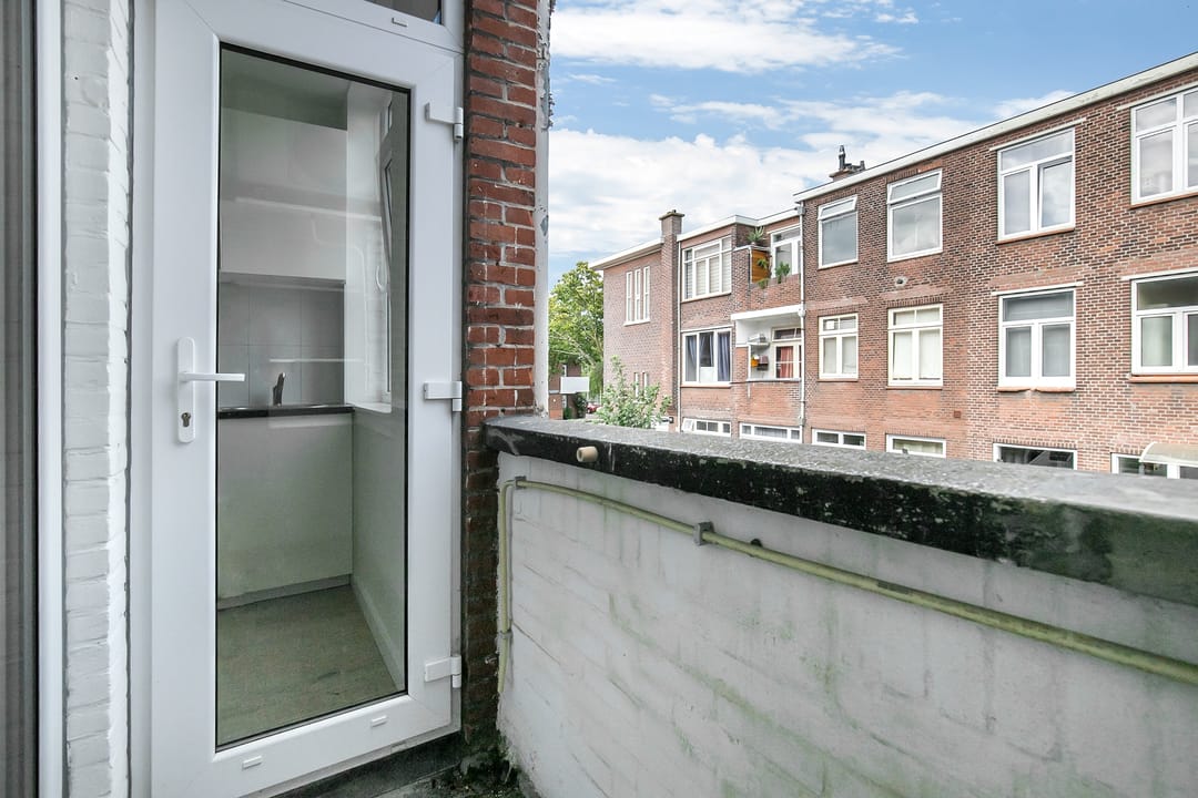 Fully Renovated 1930s Apartment with Energy Label A in Central The Hague — 11