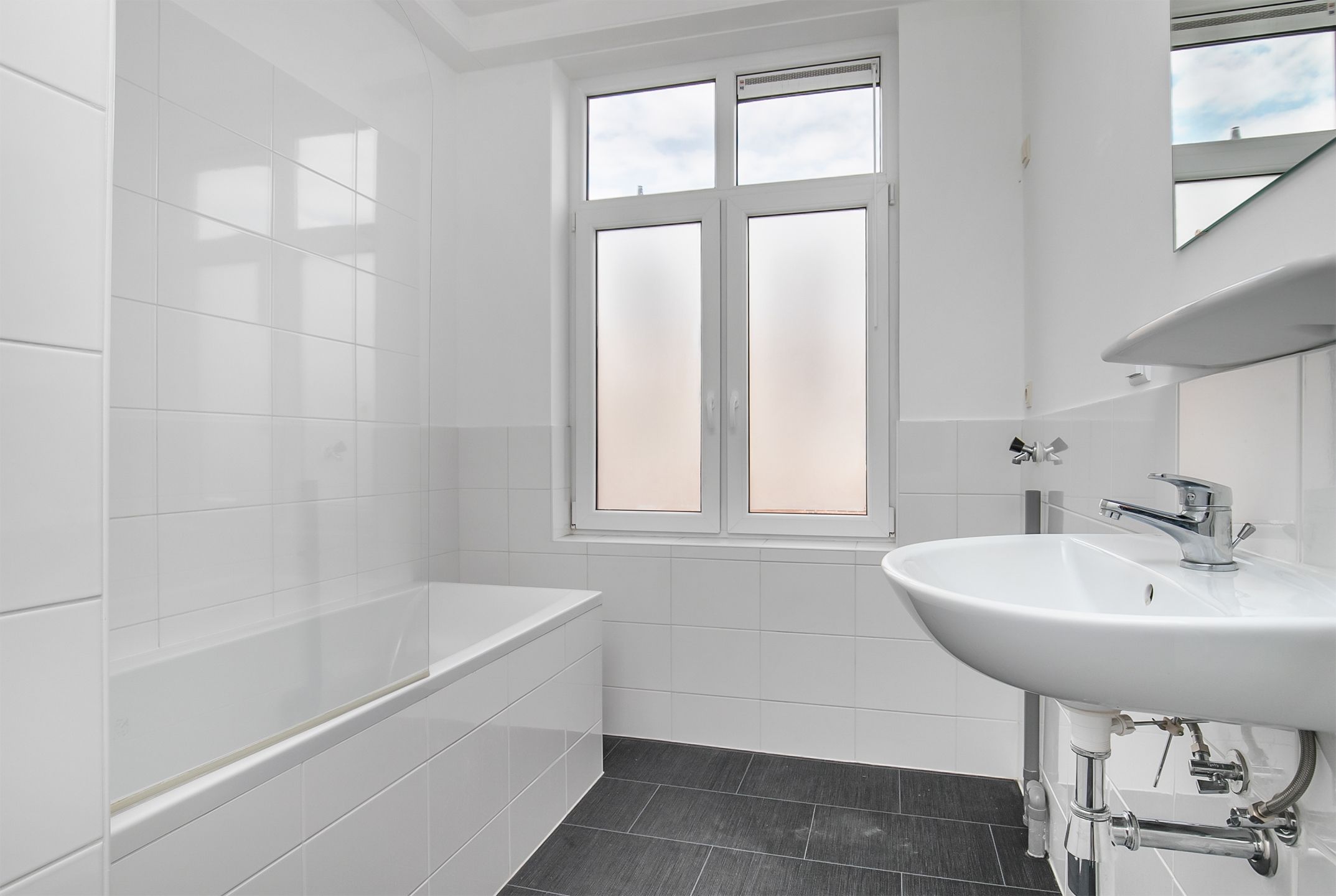 Fully Renovated 1930s Apartment with Energy Label A in Central The Hague — 15