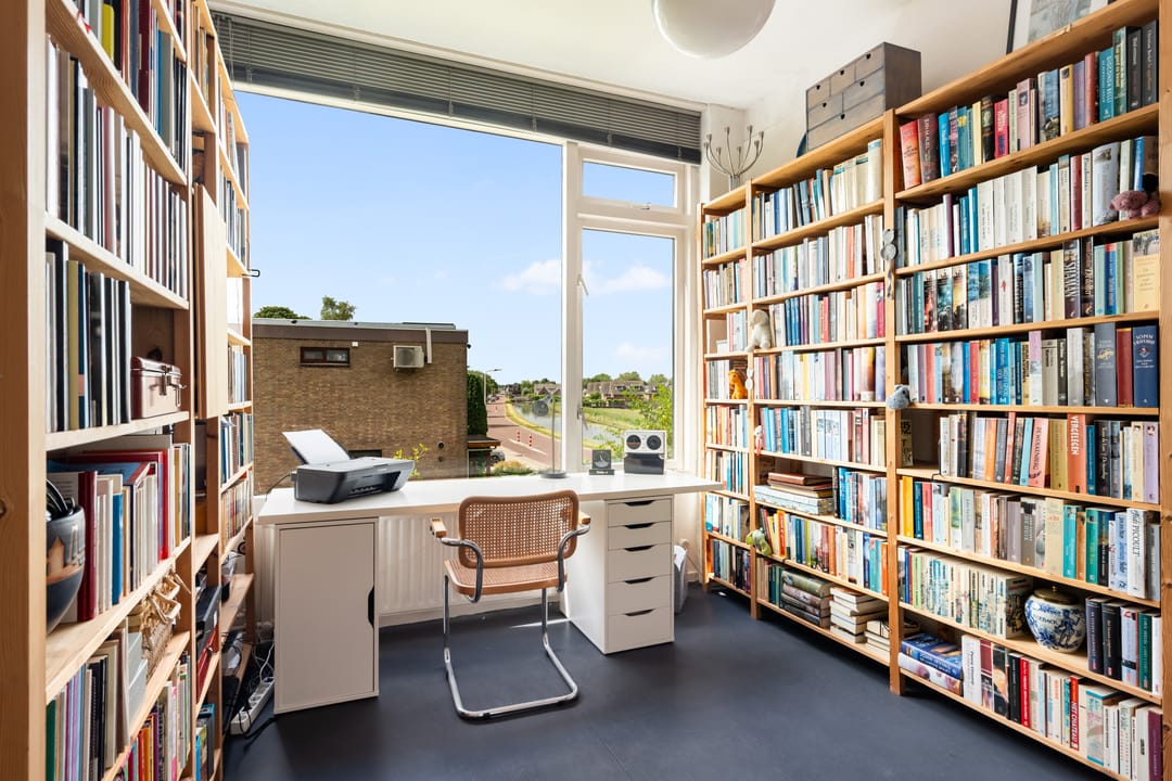 Spacious Semi-Detached Home with Drive-In Garage Near Berkel en Rodenrijs Center — 43
