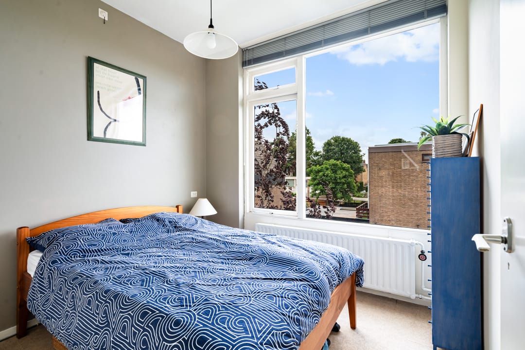 Spacious Semi-Detached Home with Drive-In Garage Near Berkel en Rodenrijs Center — 37