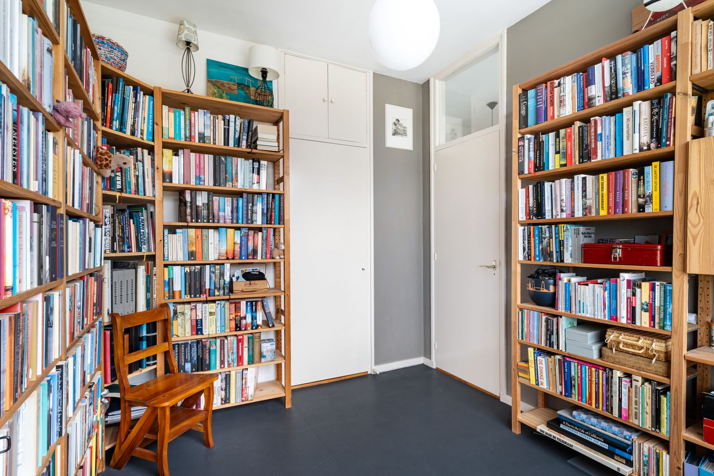 Spacious Semi-Detached Home with Drive-In Garage Near Berkel en Rodenrijs Center — 44