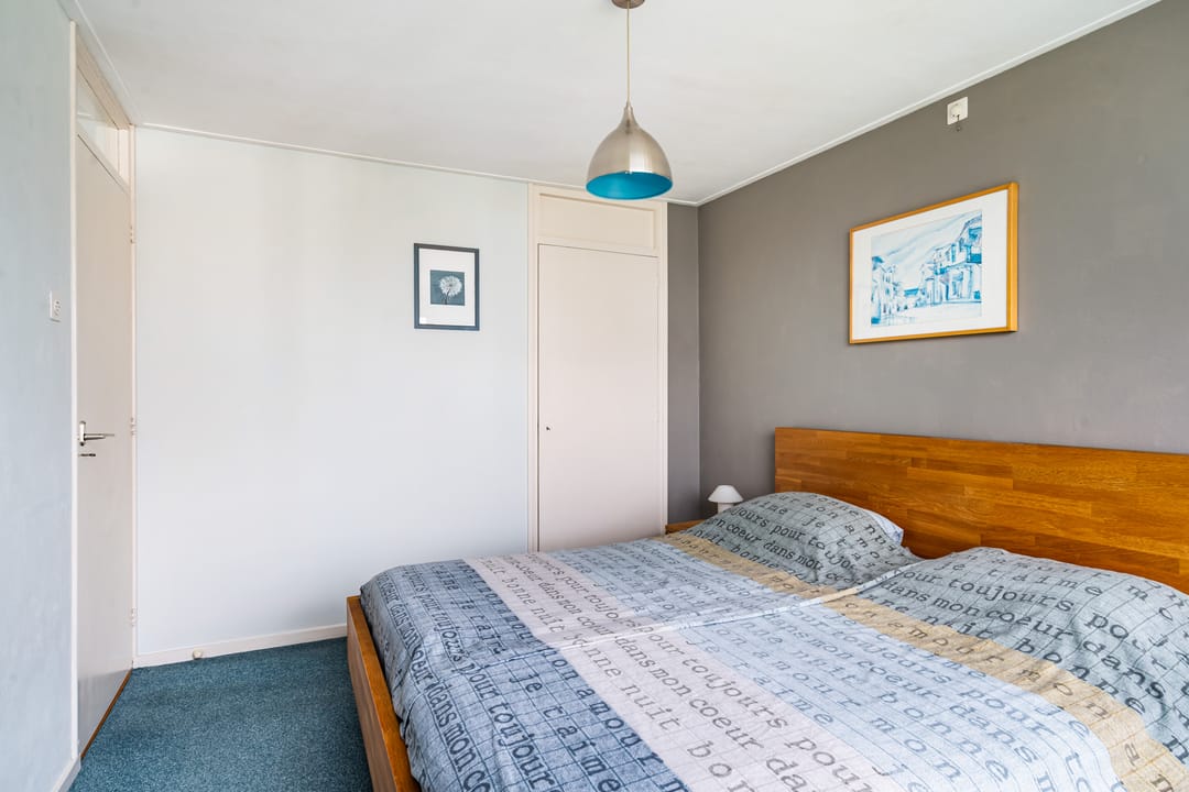 Spacious Semi-Detached Home with Drive-In Garage Near Berkel en Rodenrijs Center — 38