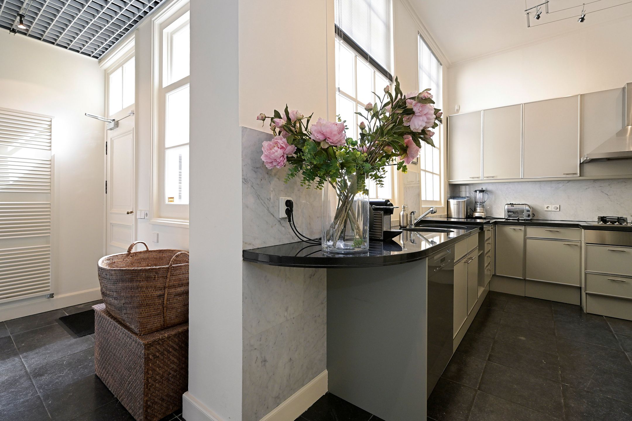 Monumental Canal House with Front and Rear House in The Hague City Center — 24