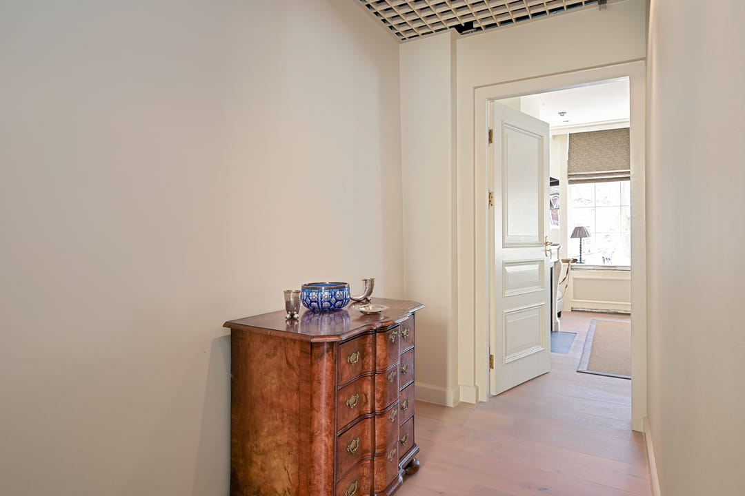 Monumental Canal House with Front and Rear House in The Hague City Center — 46