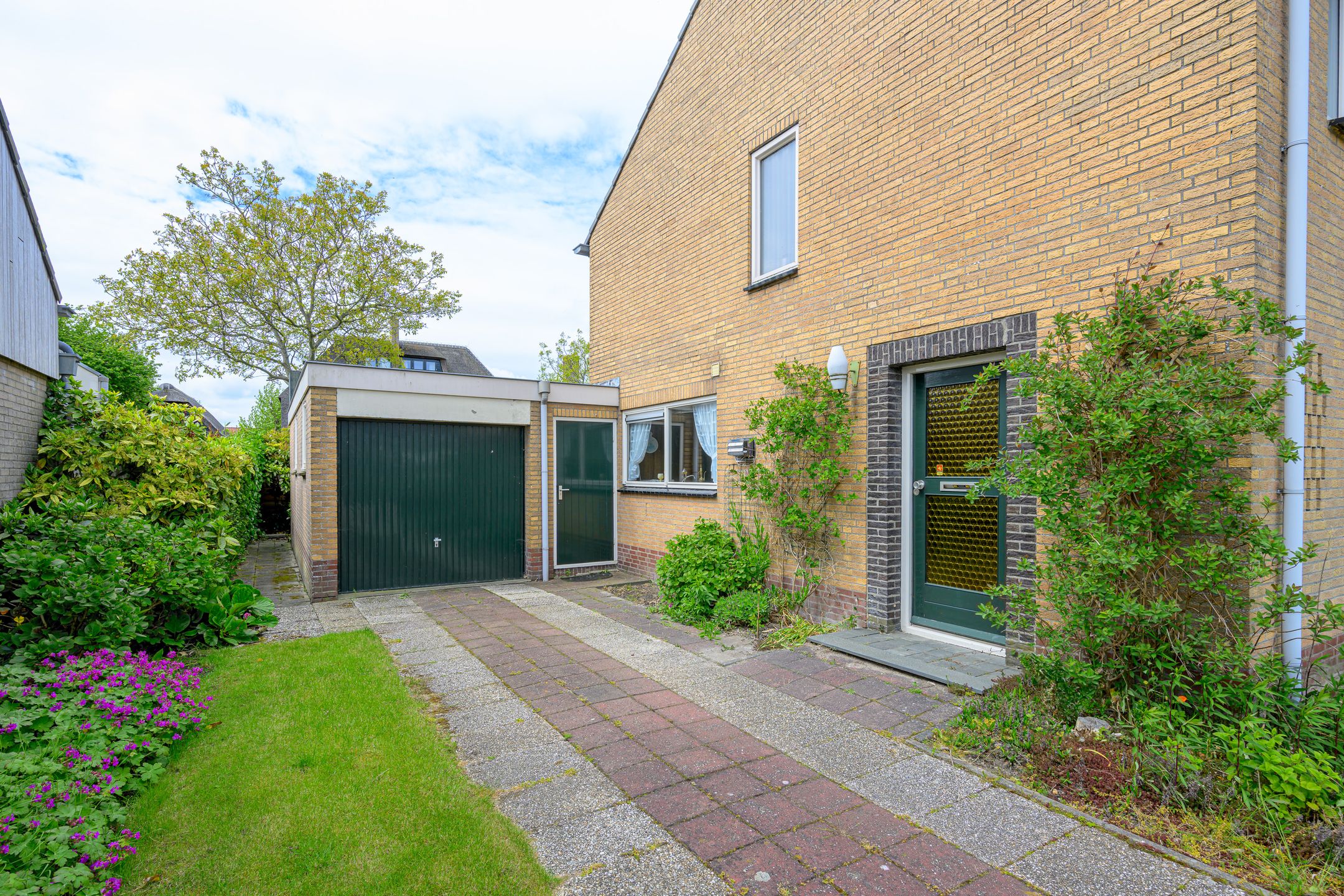 Semi-Detached Home with Garage and Renovation Potential in Wieringermeer — 33