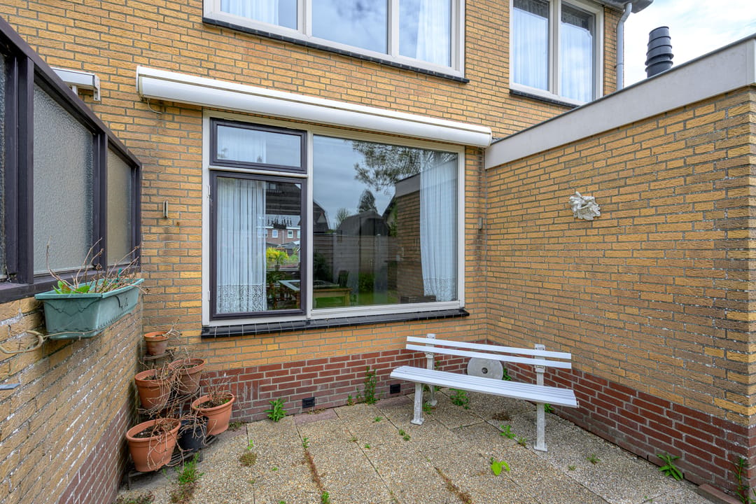 Semi-Detached Home with Garage and Renovation Potential in Wieringermeer — 31