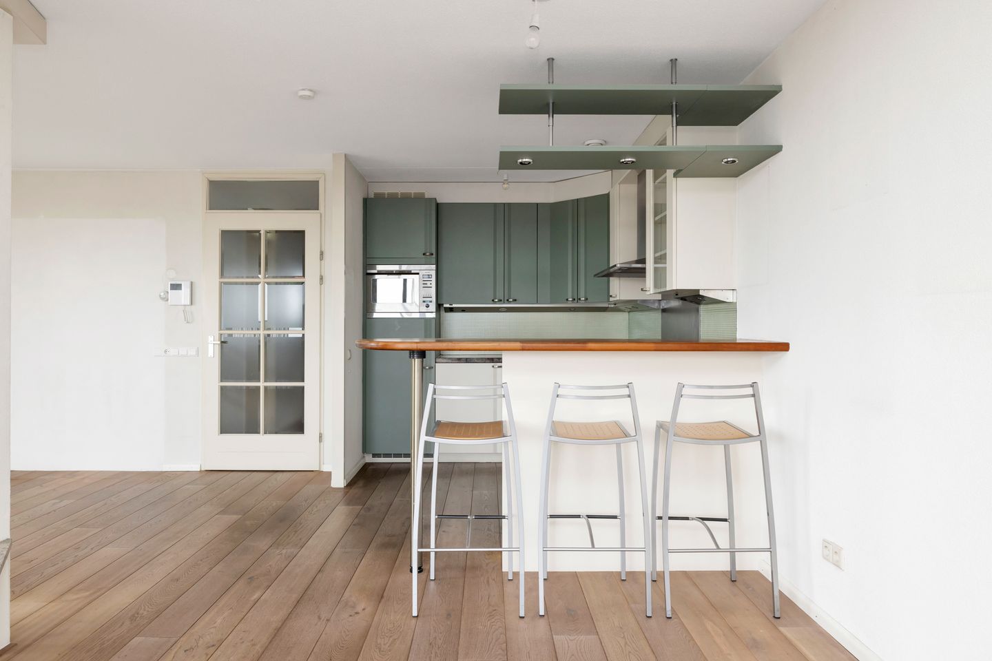 Spacious Corner Apartment with Southwest Balcony and Abundant Natural Light — 20