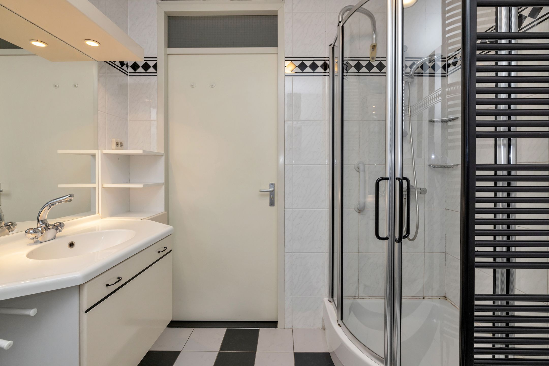 Spacious Corner Apartment with Southwest Balcony and Abundant Natural Light — 24