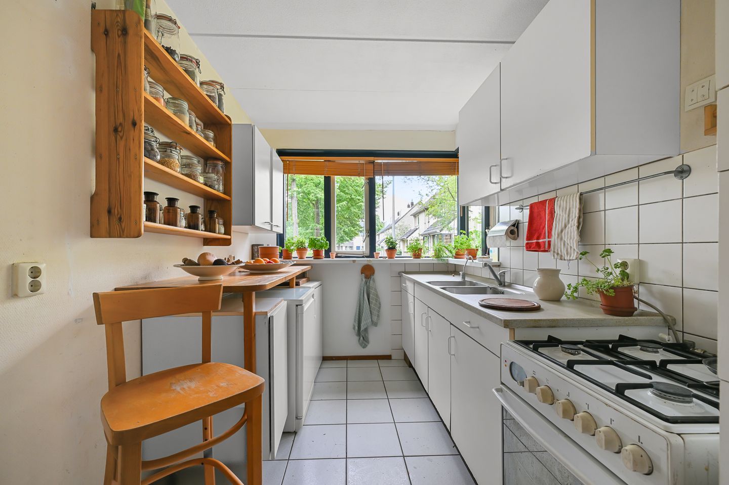 Versatile Corner Home with Ground Floor Extension in Daalmeer — 14
