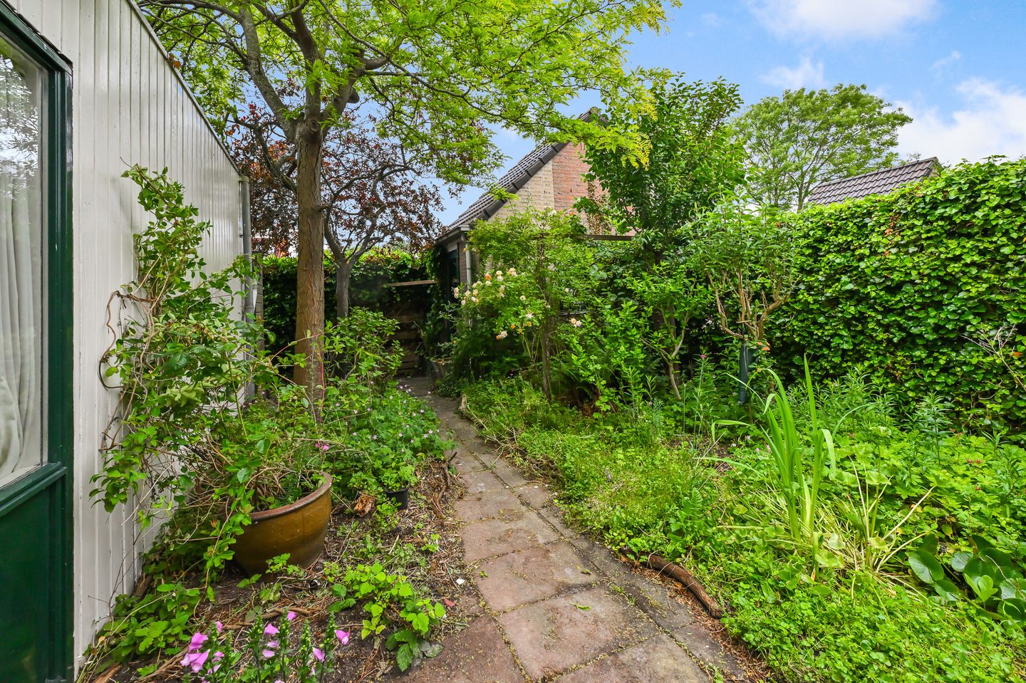 Versatile Corner Home with Ground Floor Extension in Daalmeer — 35