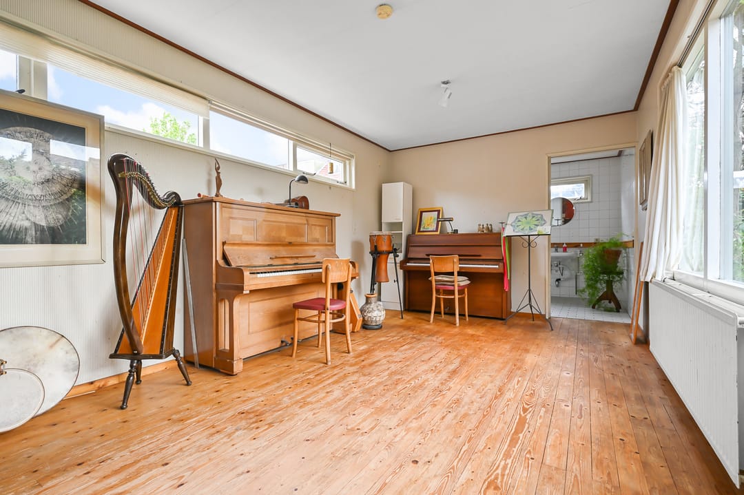 Versatile Corner Home with Ground Floor Extension in Daalmeer — 8