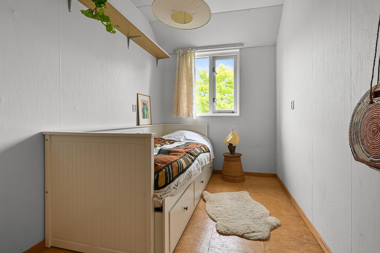 Versatile Corner Home with Ground Floor Extension in Daalmeer — 25