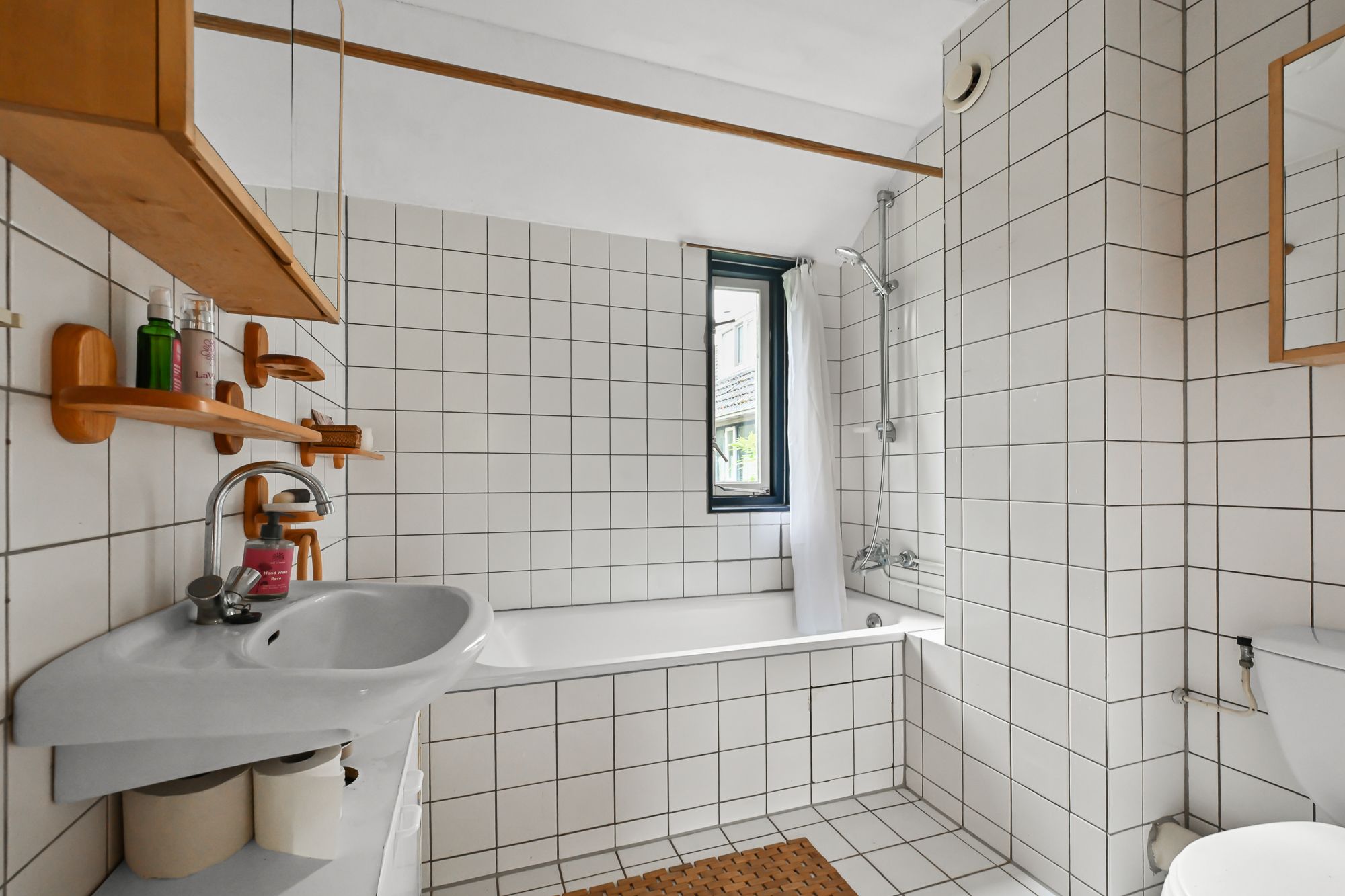 Versatile Corner Home with Ground Floor Extension in Daalmeer — 27