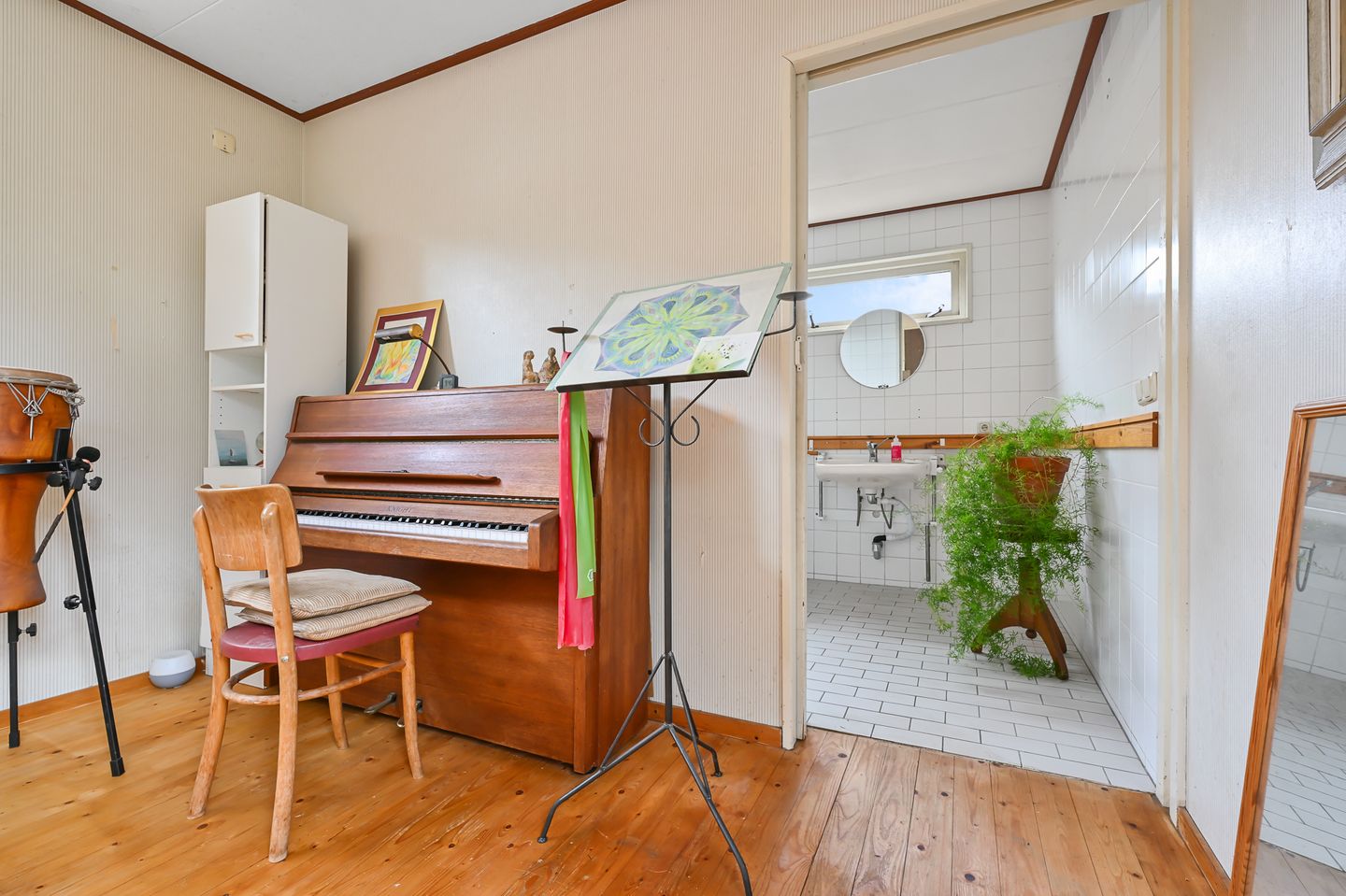 Versatile Corner Home with Ground Floor Extension in Daalmeer — 10