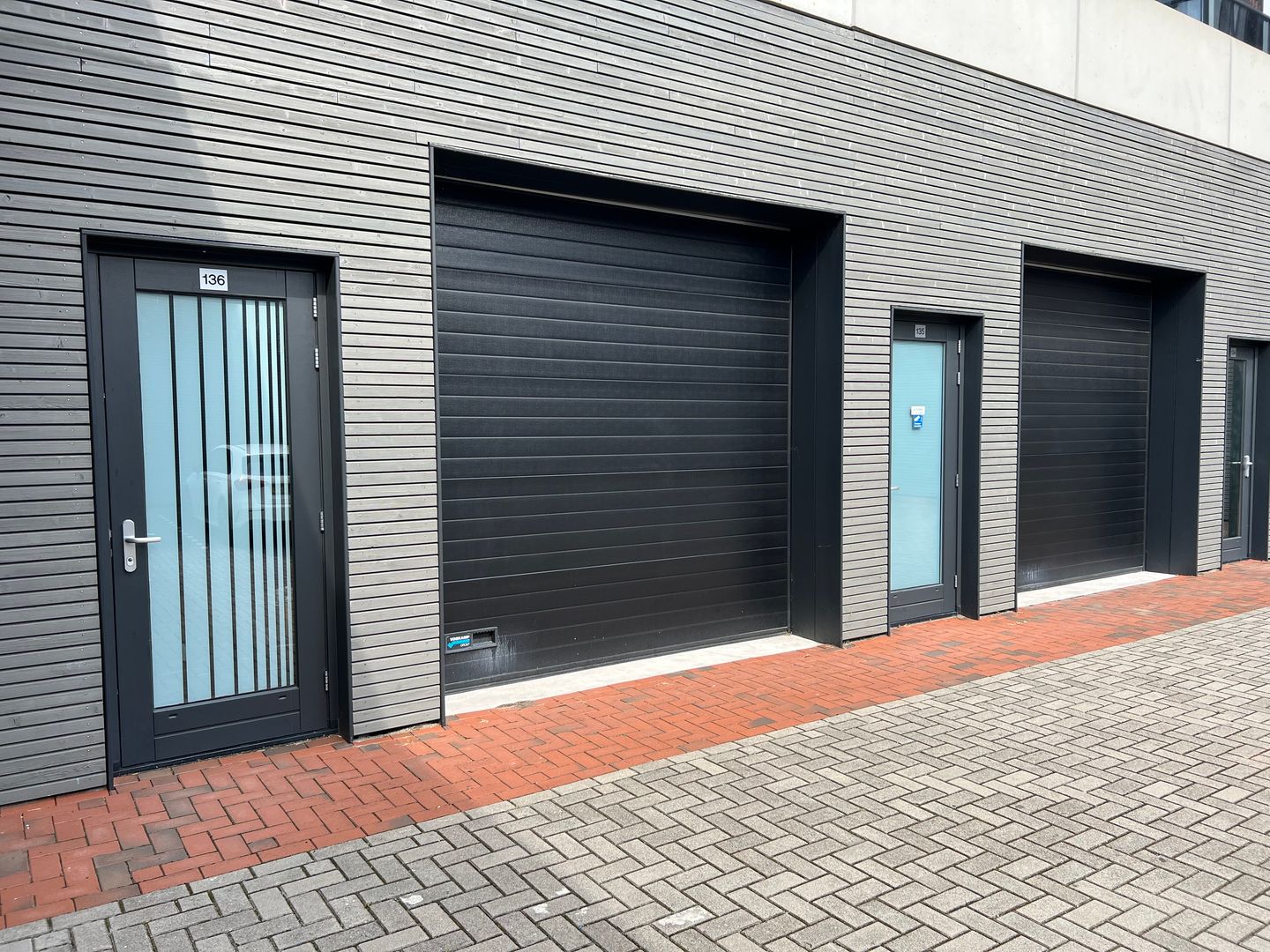 View photo 1 of Zuiderspoorstraat 11-1