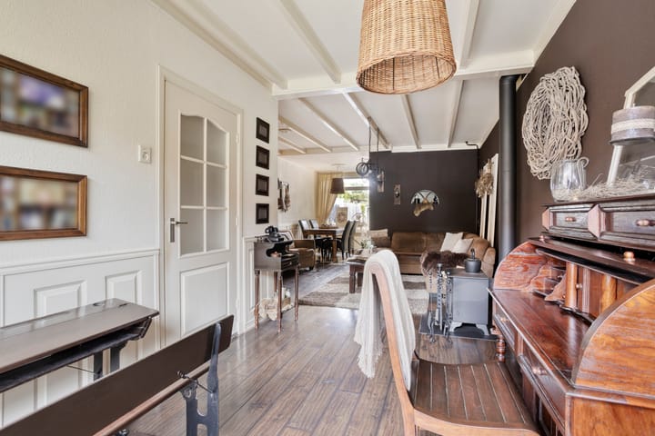 Twee-onder-één-kap te koop: De Savornin Lohmanstraat 129, Veenendaal