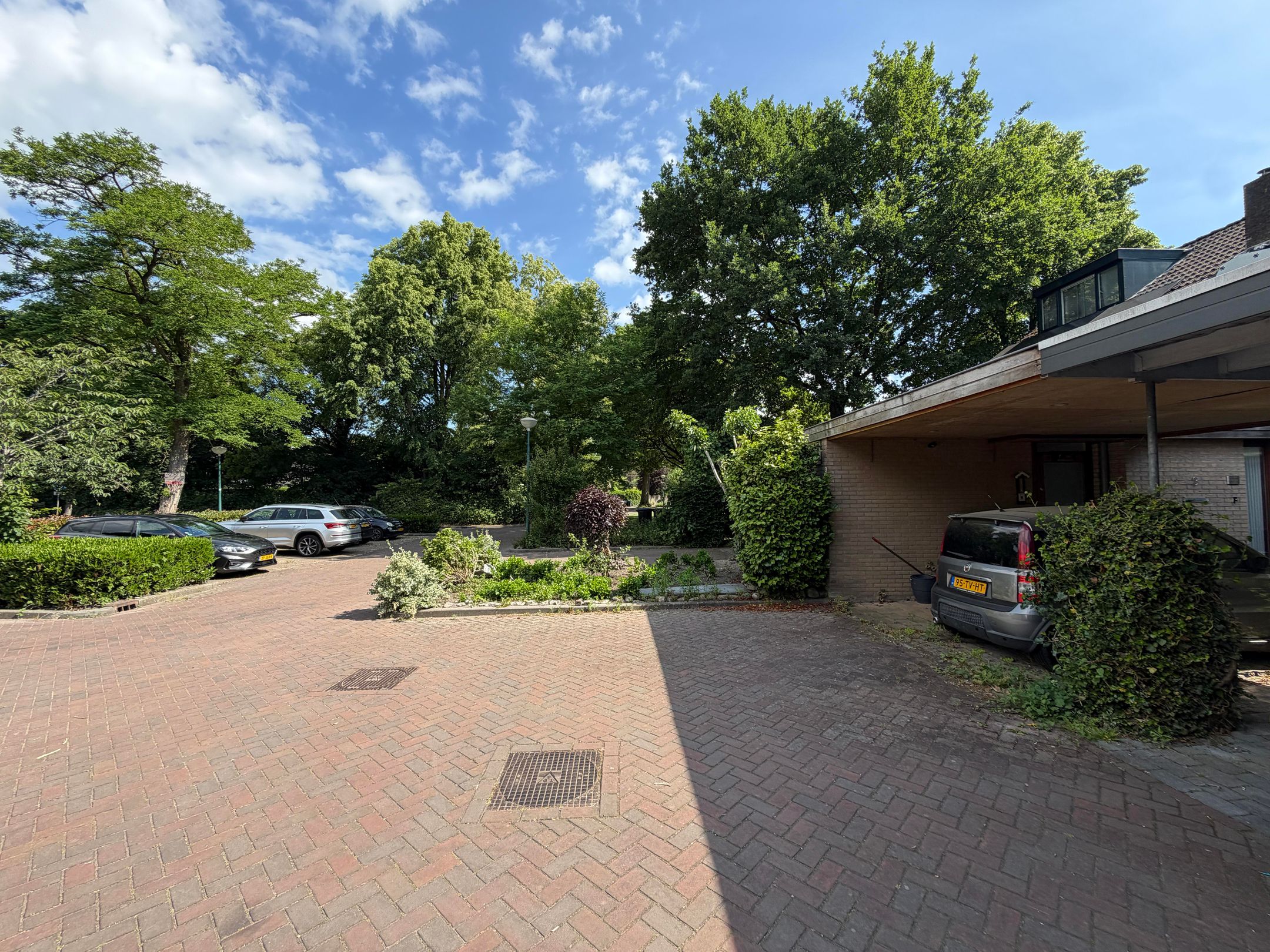 Renovation Opportunity: Terraced House with Great Potential in Leusden — 6