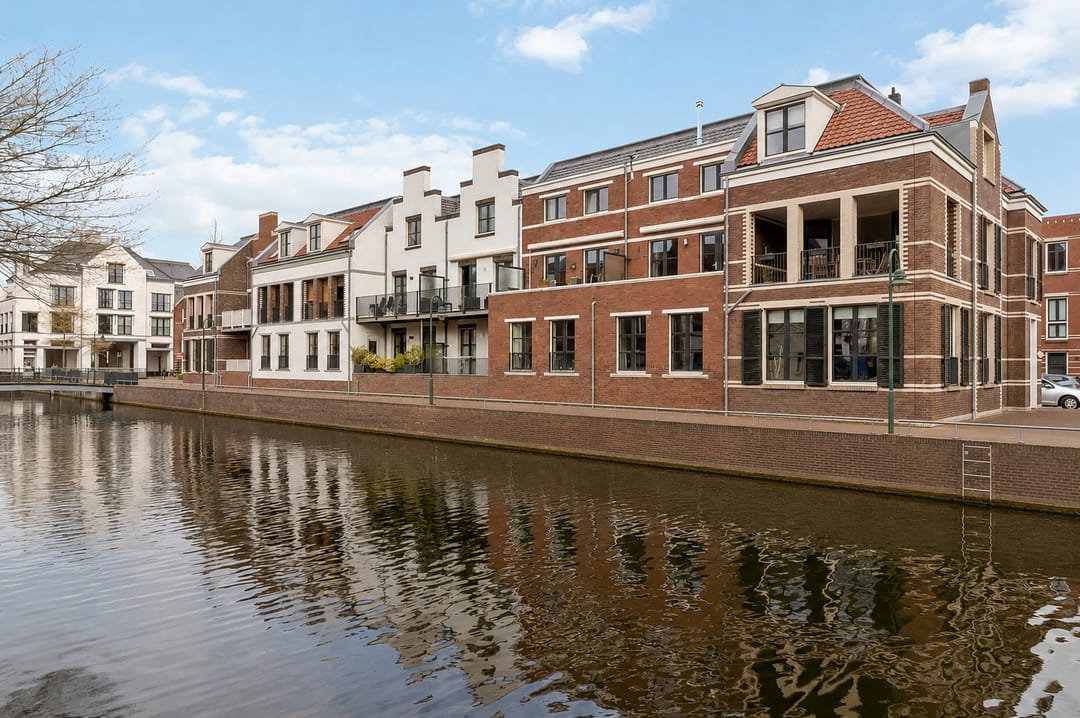 Well-Maintained Canal House in the Heart of Bussum with Private Parking — 41