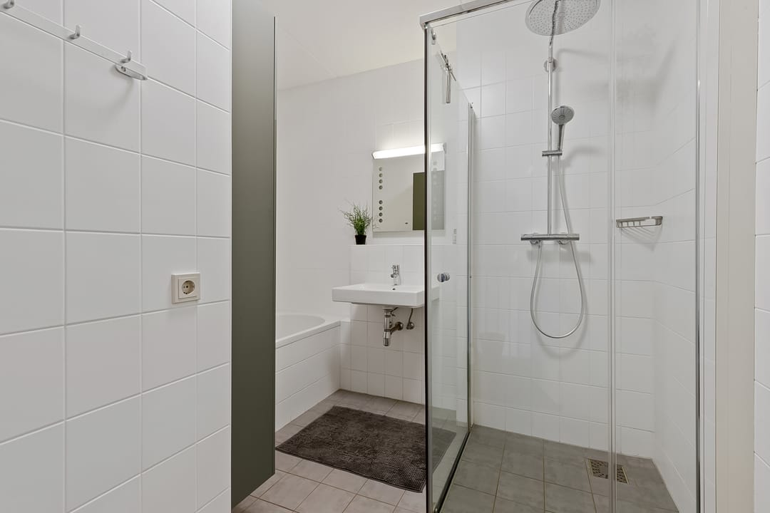 Well-Maintained Canal House in the Heart of Bussum with Private Parking — 32