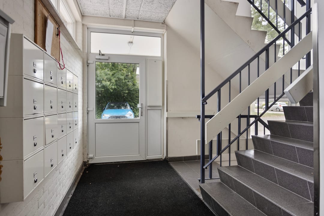 Spacious Corner Apartment with Sunny South-Facing Balcony Near Heemskerk Center — 22