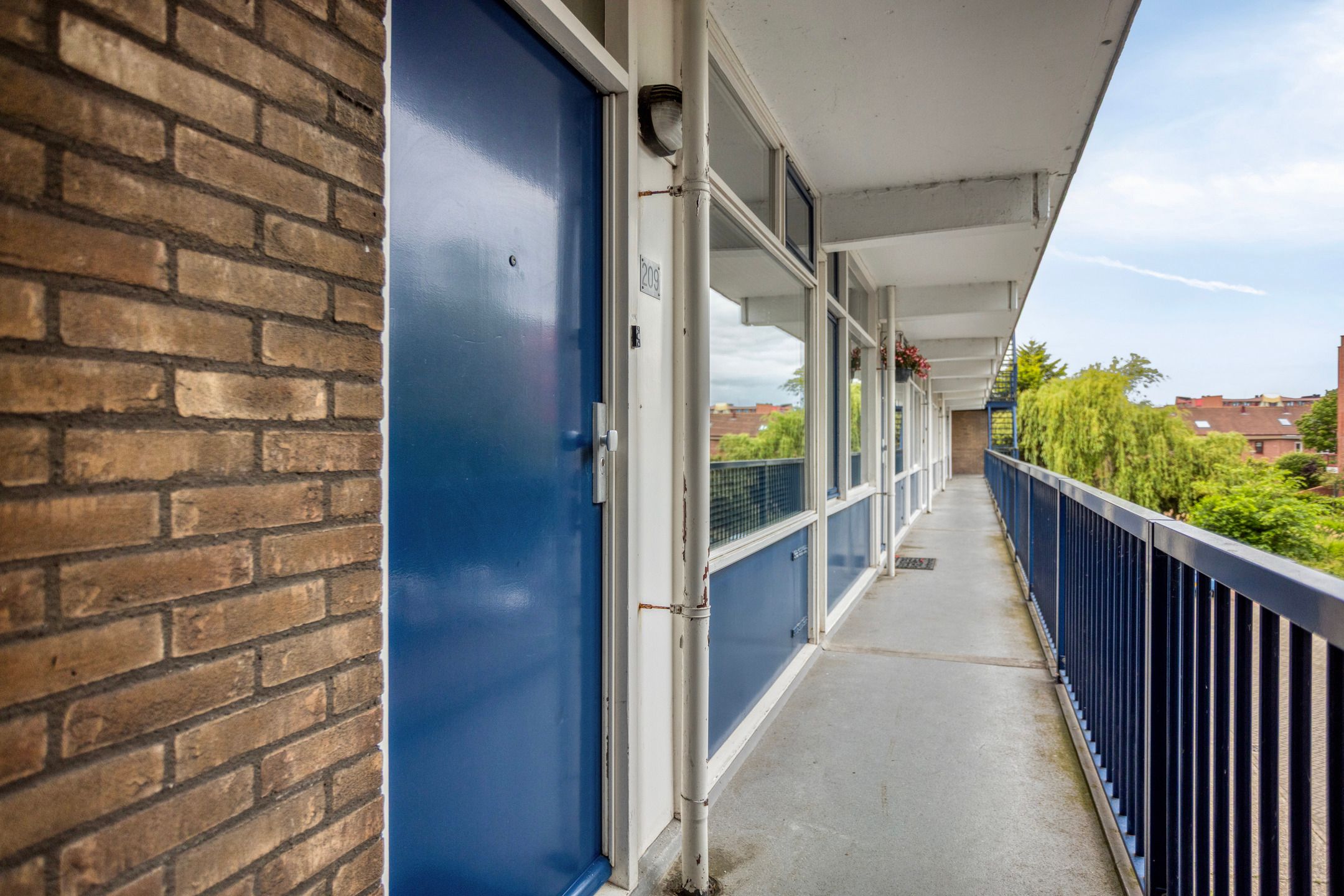 Spacious Corner Apartment with Sunny South-Facing Balcony Near Heemskerk Center — 24