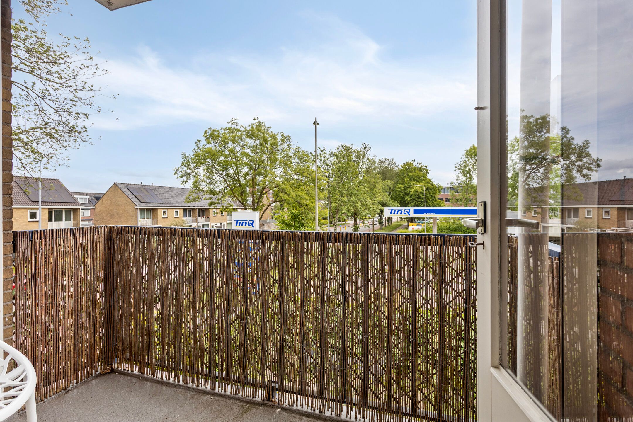 Spacious Corner Apartment with Sunny South-Facing Balcony Near Heemskerk Center — 15