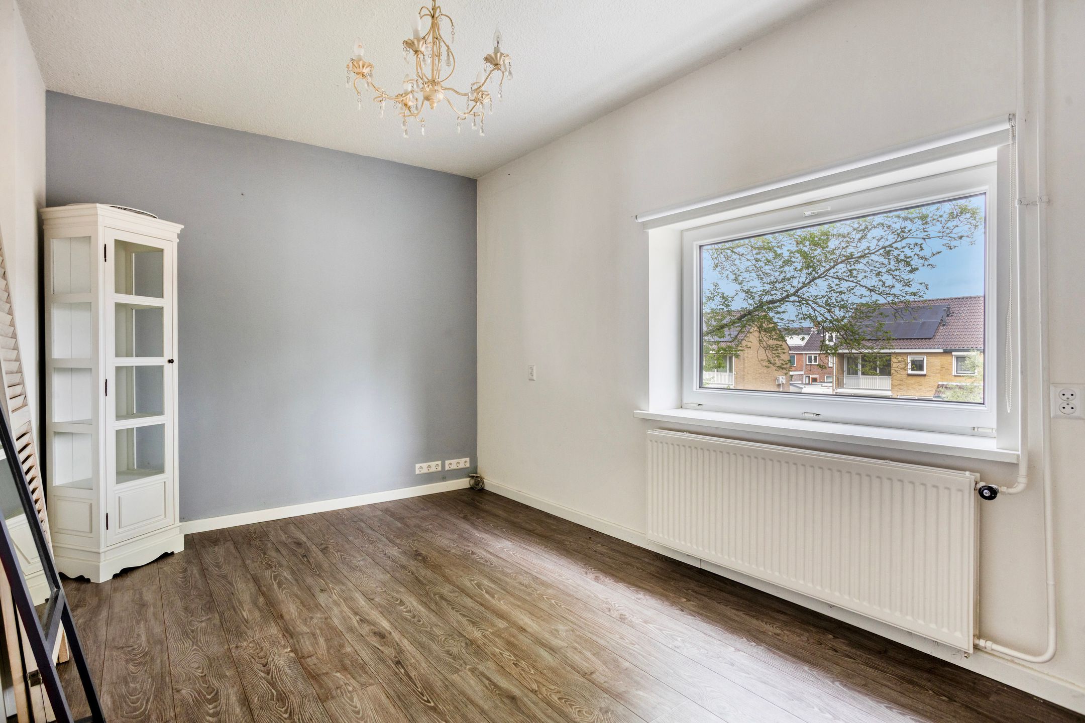 Spacious Corner Apartment with Sunny South-Facing Balcony Near Heemskerk Center — 18