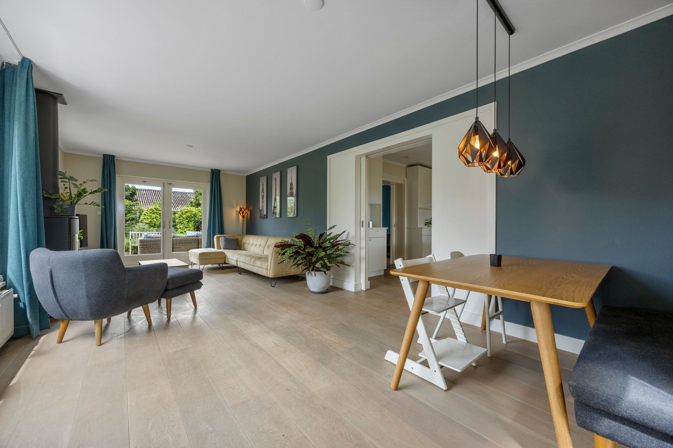 Spacious Detached Family Home with Large Private Garden and Sustainable Features — 18